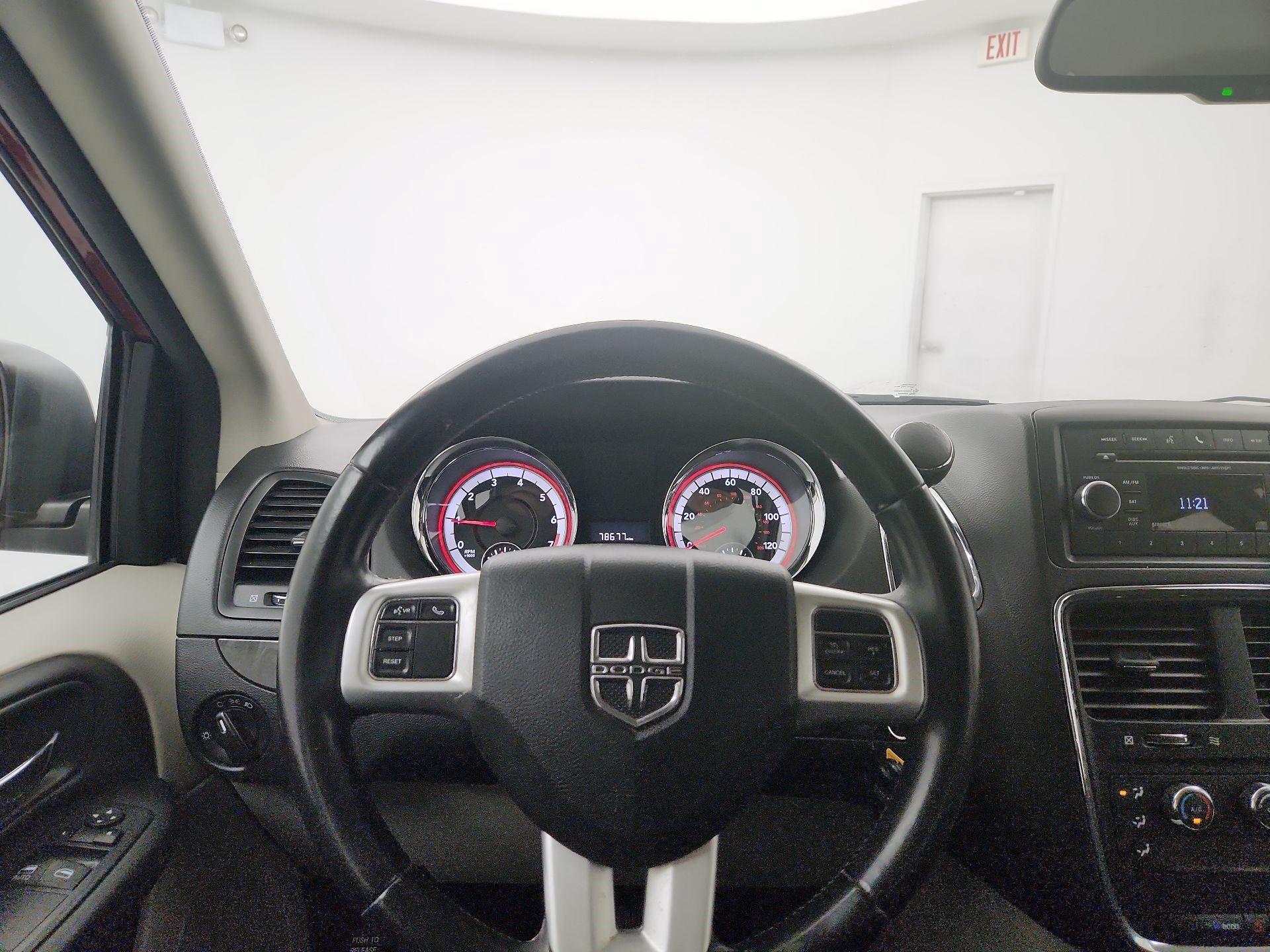 Thumbnail: 2016 Dodge Grand Caravan - 10