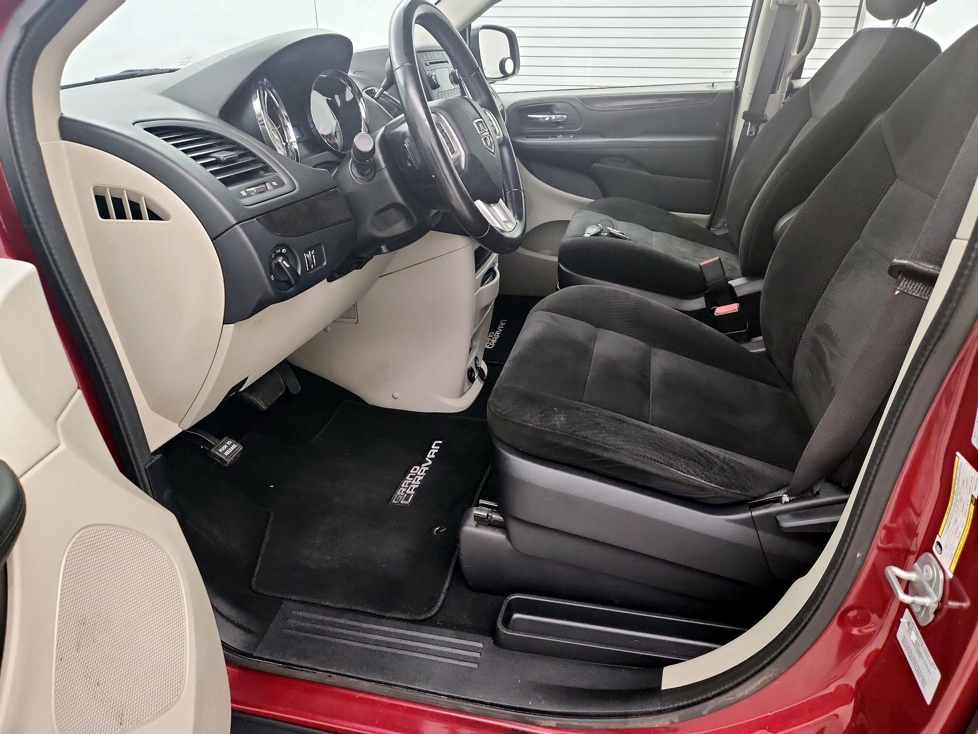 Thumbnail: 2016 Dodge Grand Caravan - 11