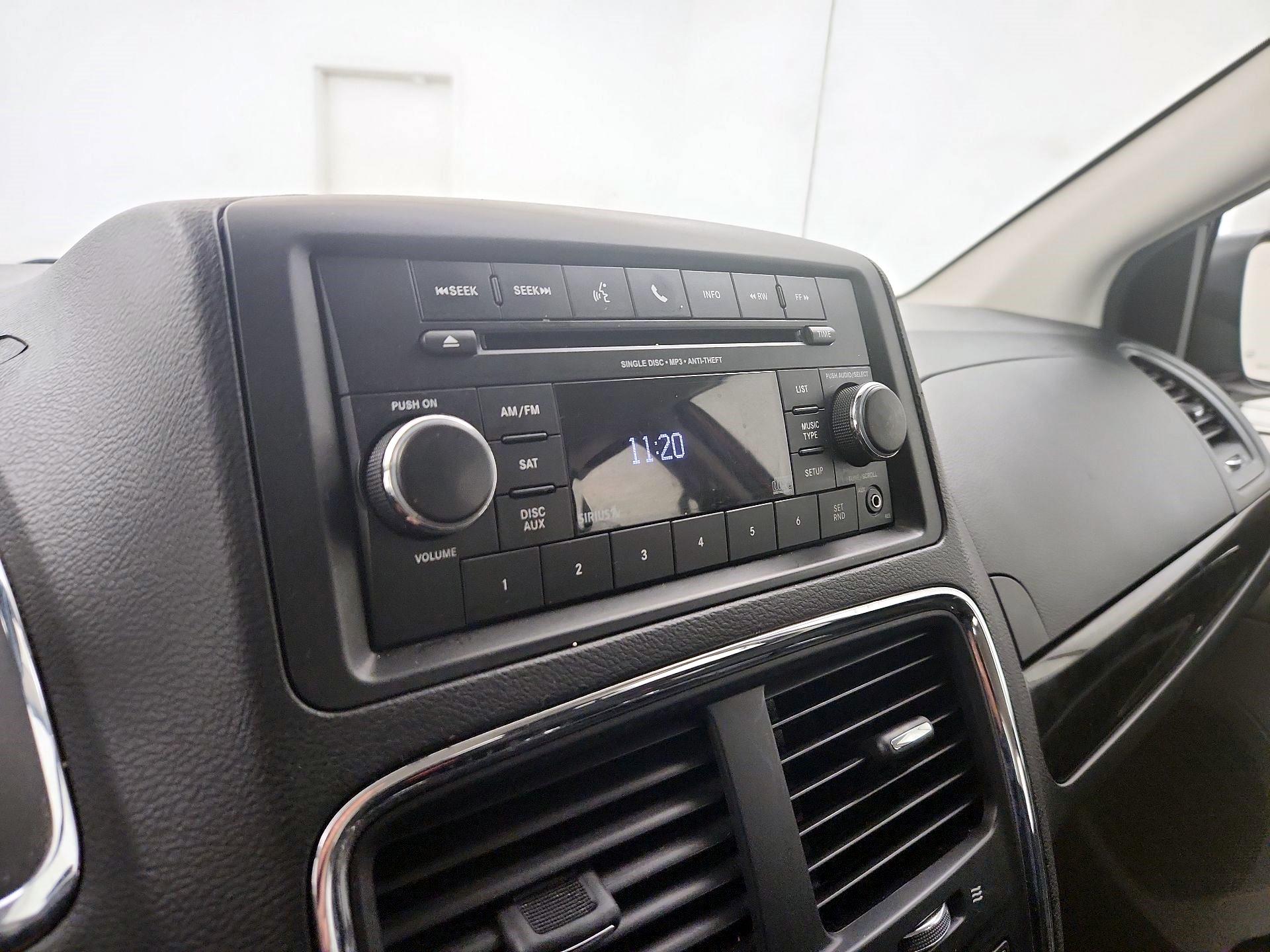 Thumbnail: 2016 Dodge Grand Caravan - 14