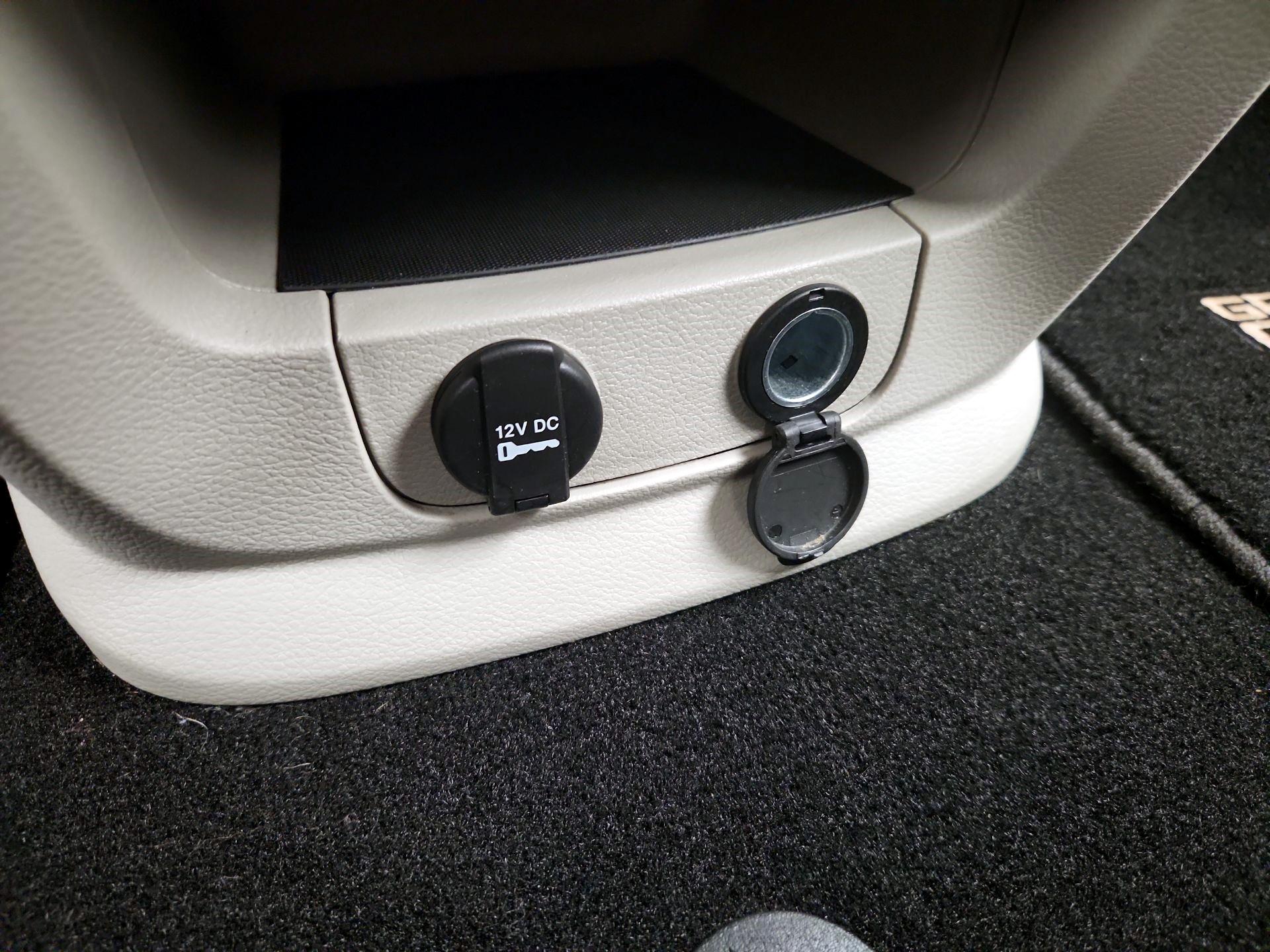 Thumbnail: 2016 Dodge Grand Caravan - 17