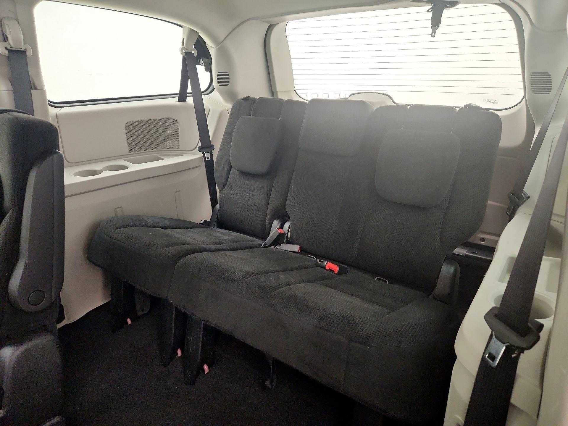 Thumbnail: 2016 Dodge Grand Caravan - 19