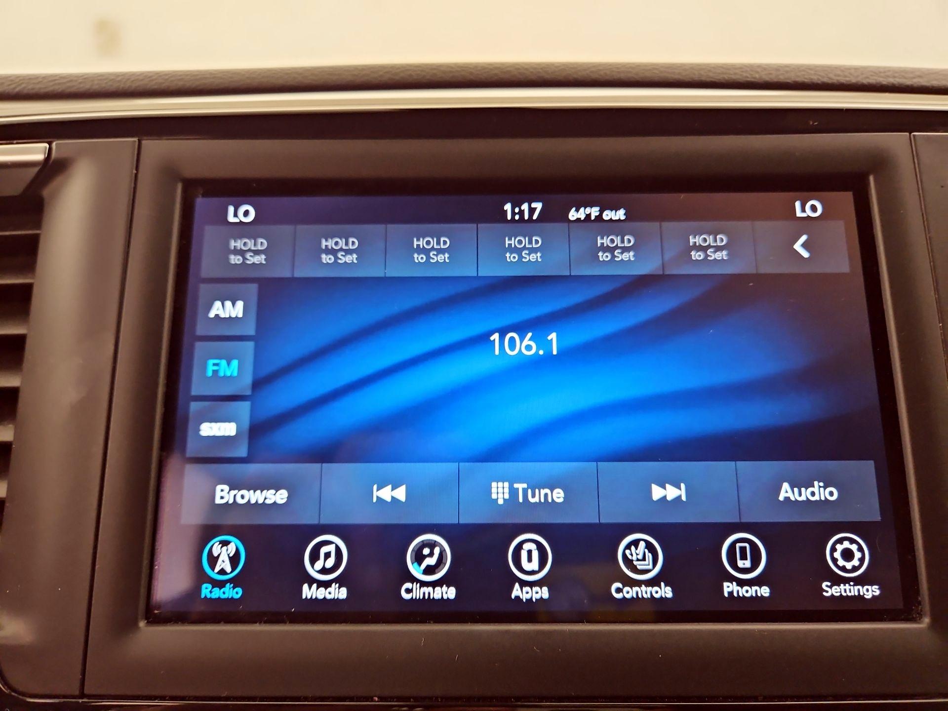 Thumbnail: 2018 Chrysler Pacifica - 15