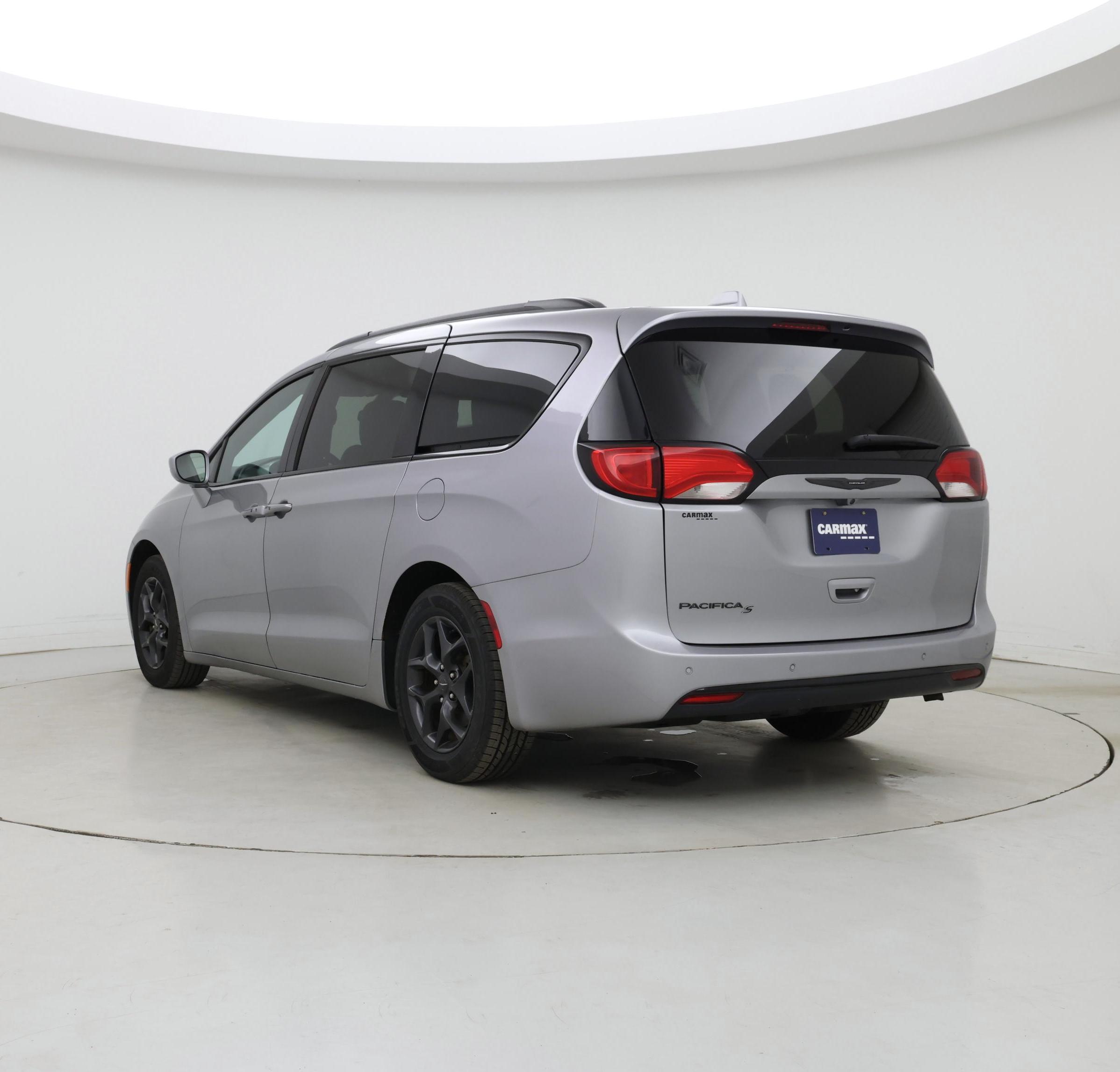 Thumbnail: 2018 Chrysler Pacifica - 2