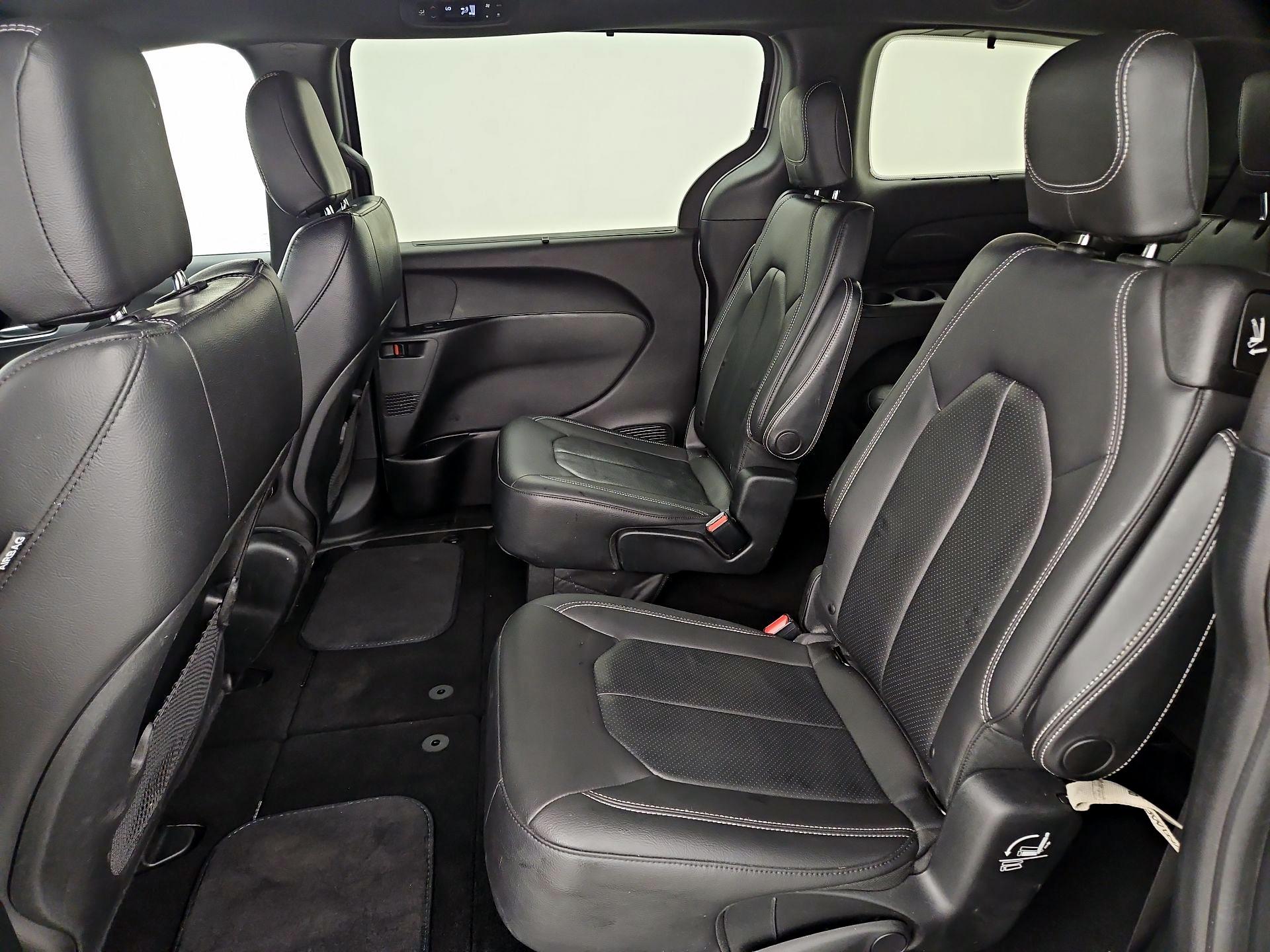 Thumbnail: 2018 Chrysler Pacifica - 19