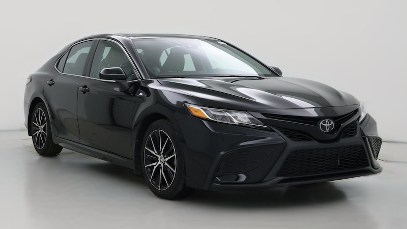 2022 Toyota Camry SE Hero Image