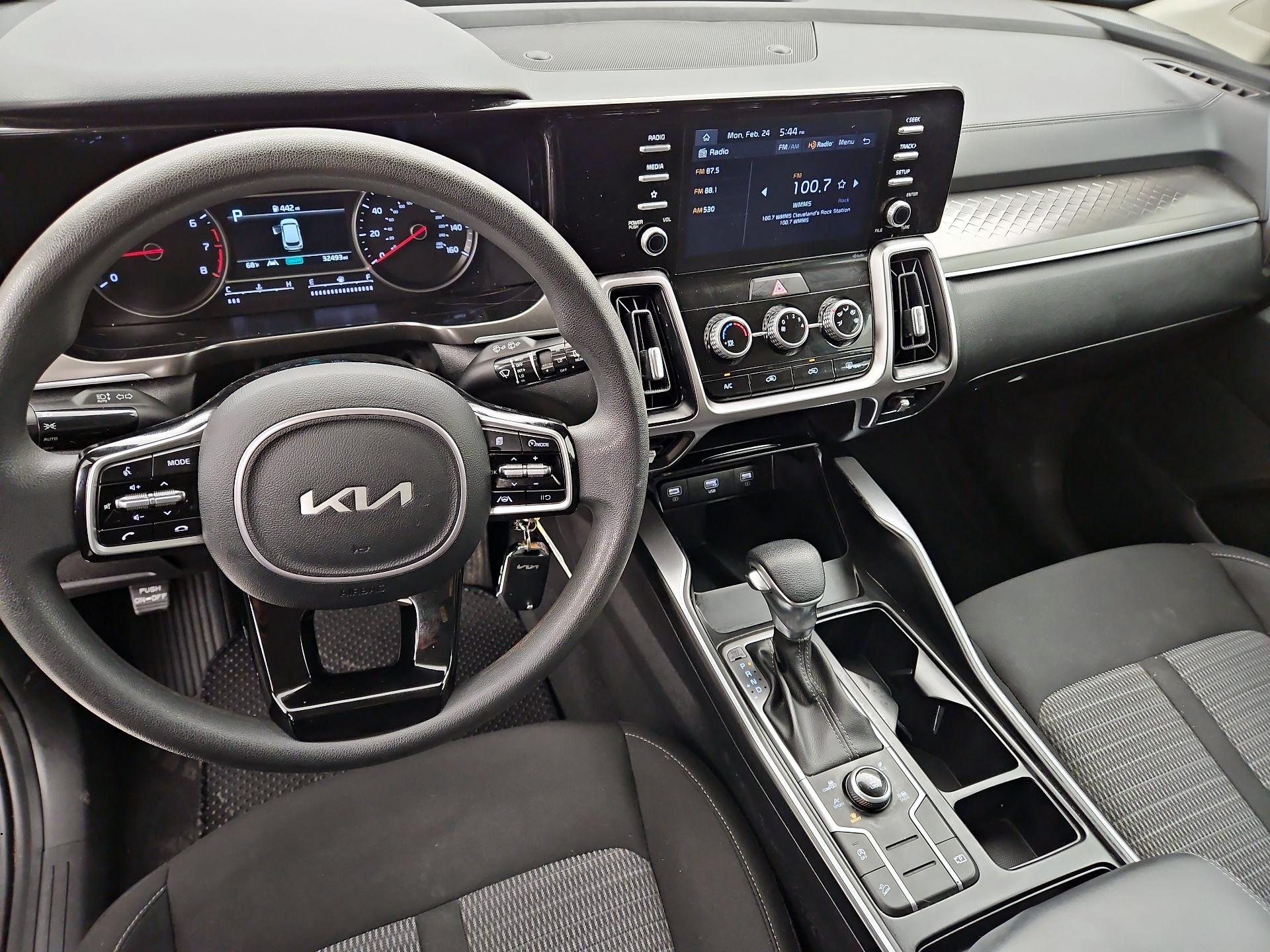 Thumbnail: 2022 Kia Sorento - 9
