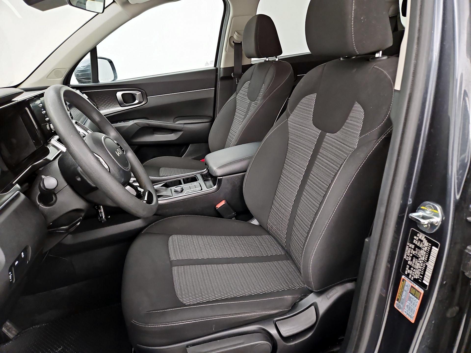 Thumbnail: 2022 Kia Sorento - 11