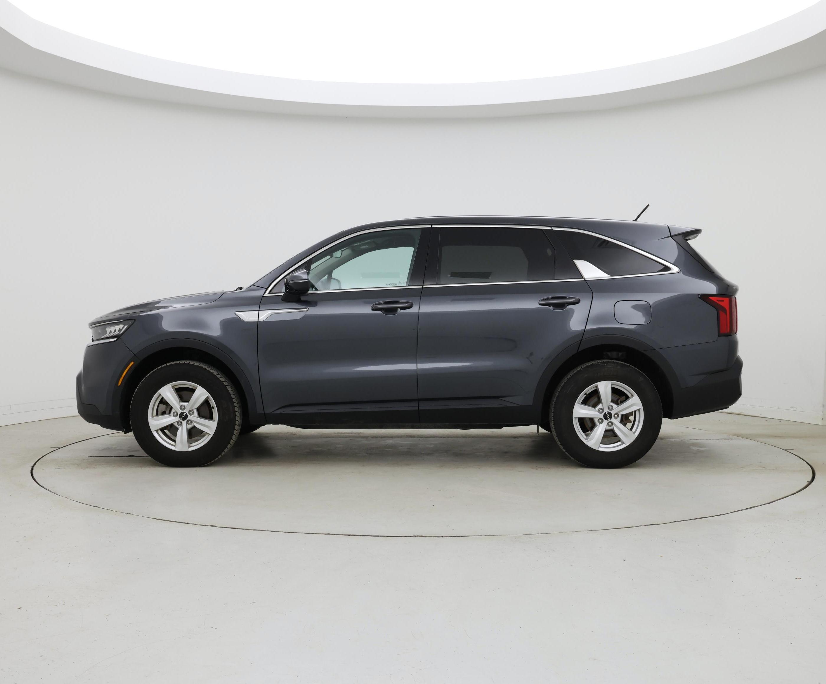 Thumbnail: 2022 Kia Sorento - 3