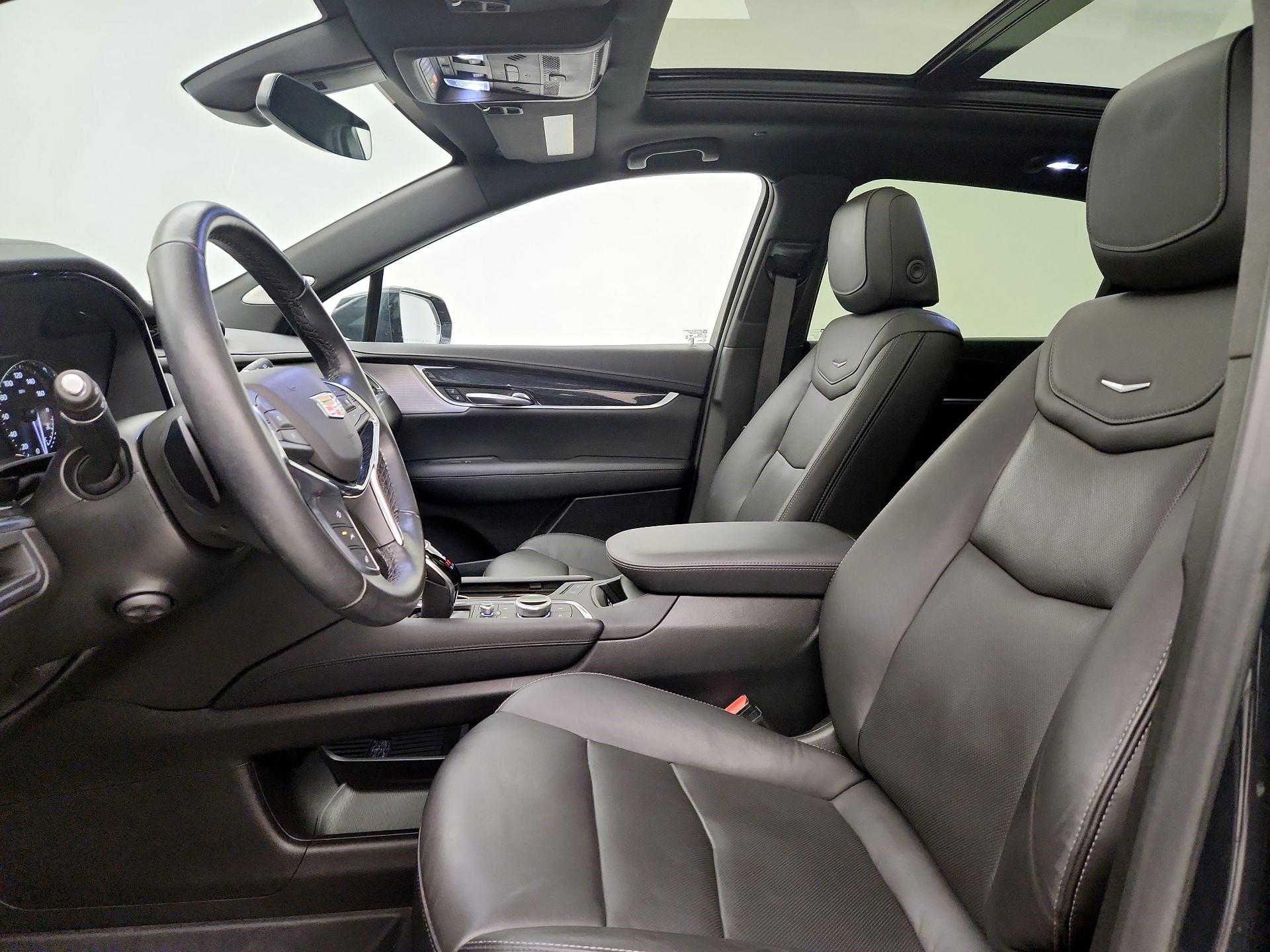 Thumbnail: 2021 Cadillac XT5 - 11