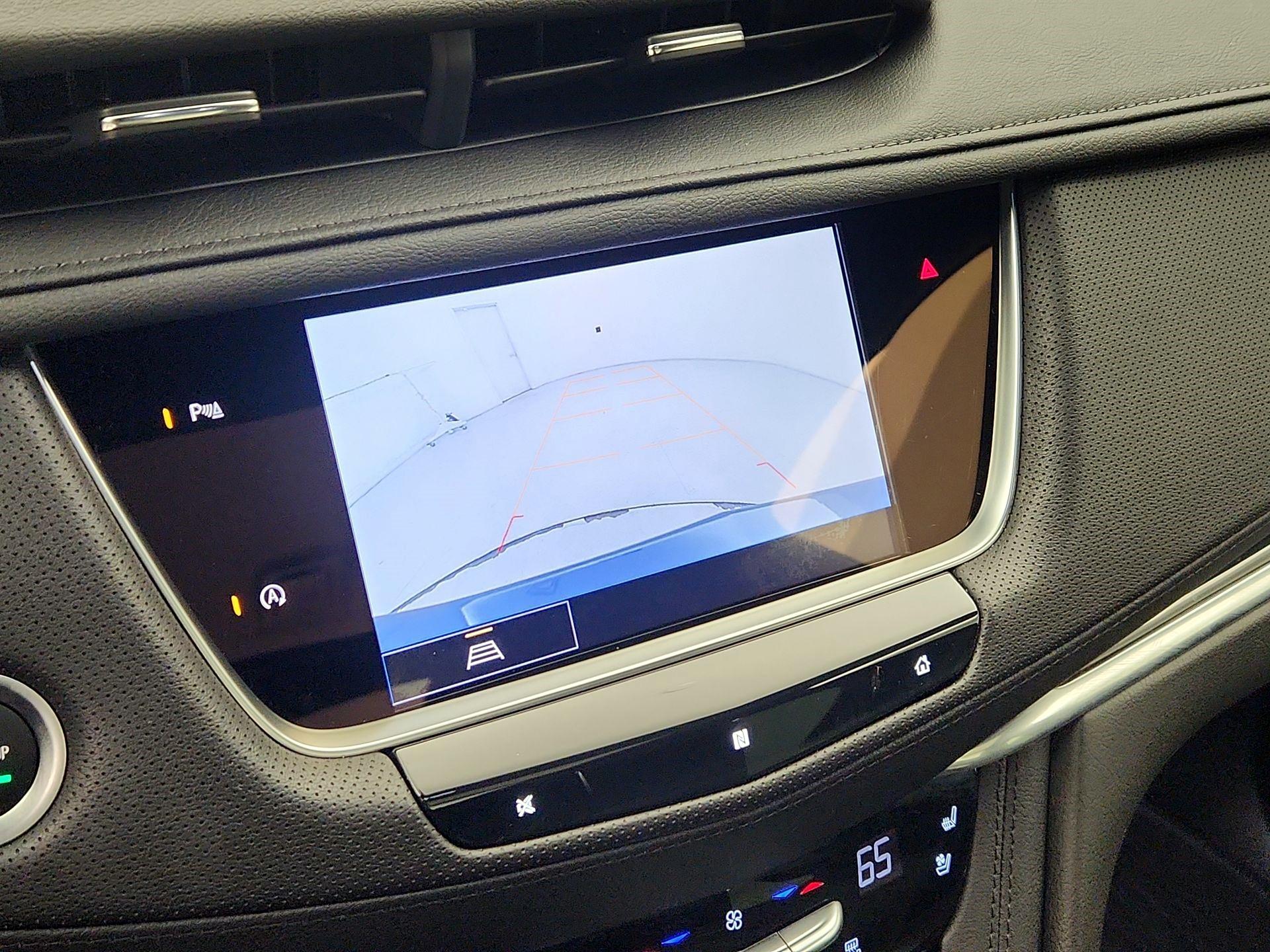 Thumbnail: 2021 Cadillac XT5 - 15