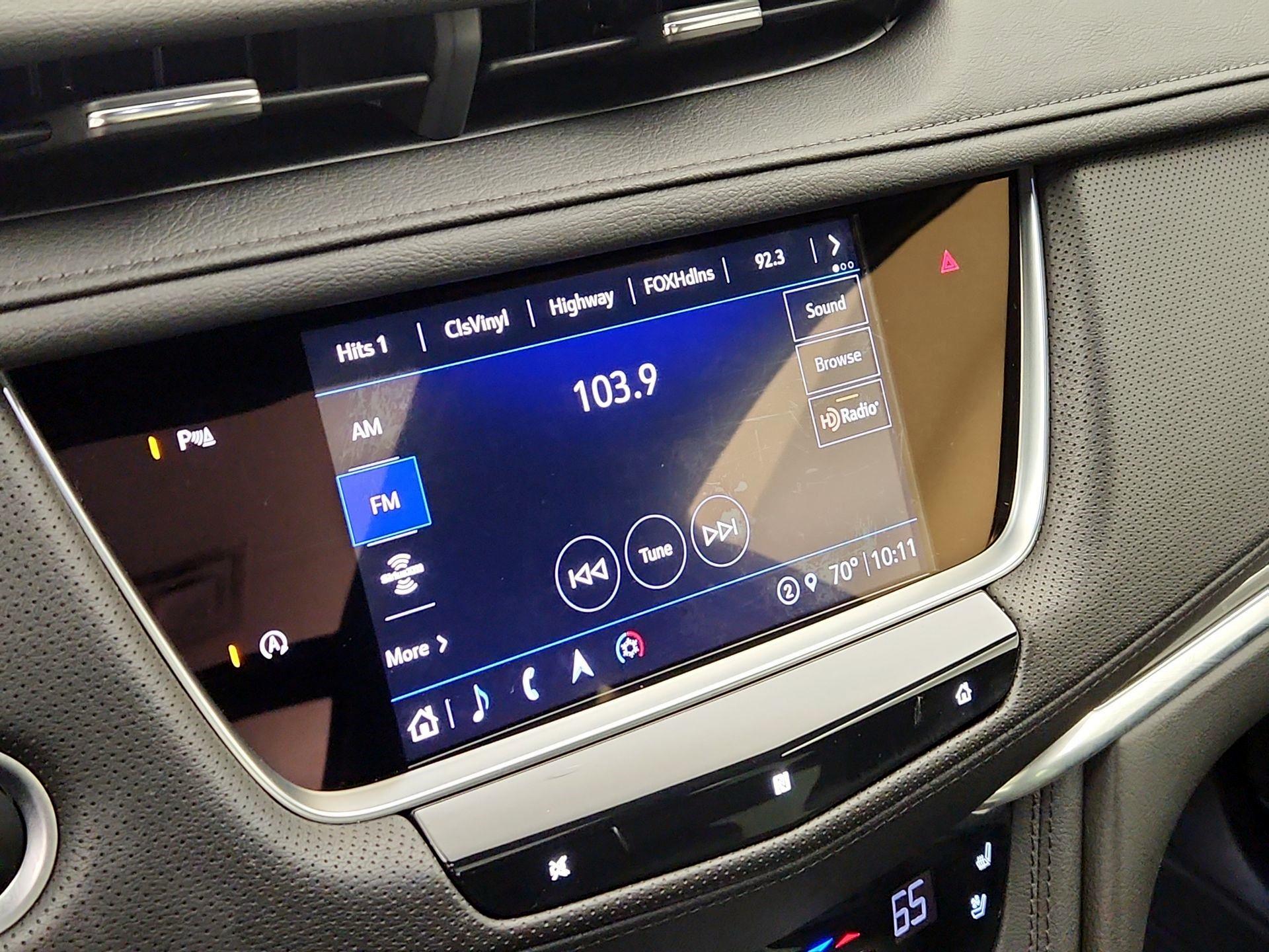 Thumbnail: 2021 Cadillac XT5 - 16