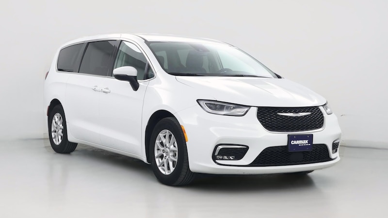2023 Chrysler Pacifica Touring L Hero Image
