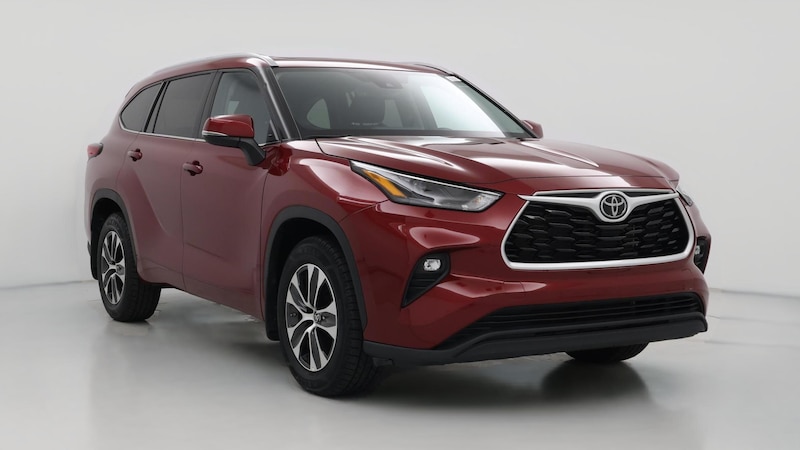 2022 Toyota Highlander XLE Hero Image