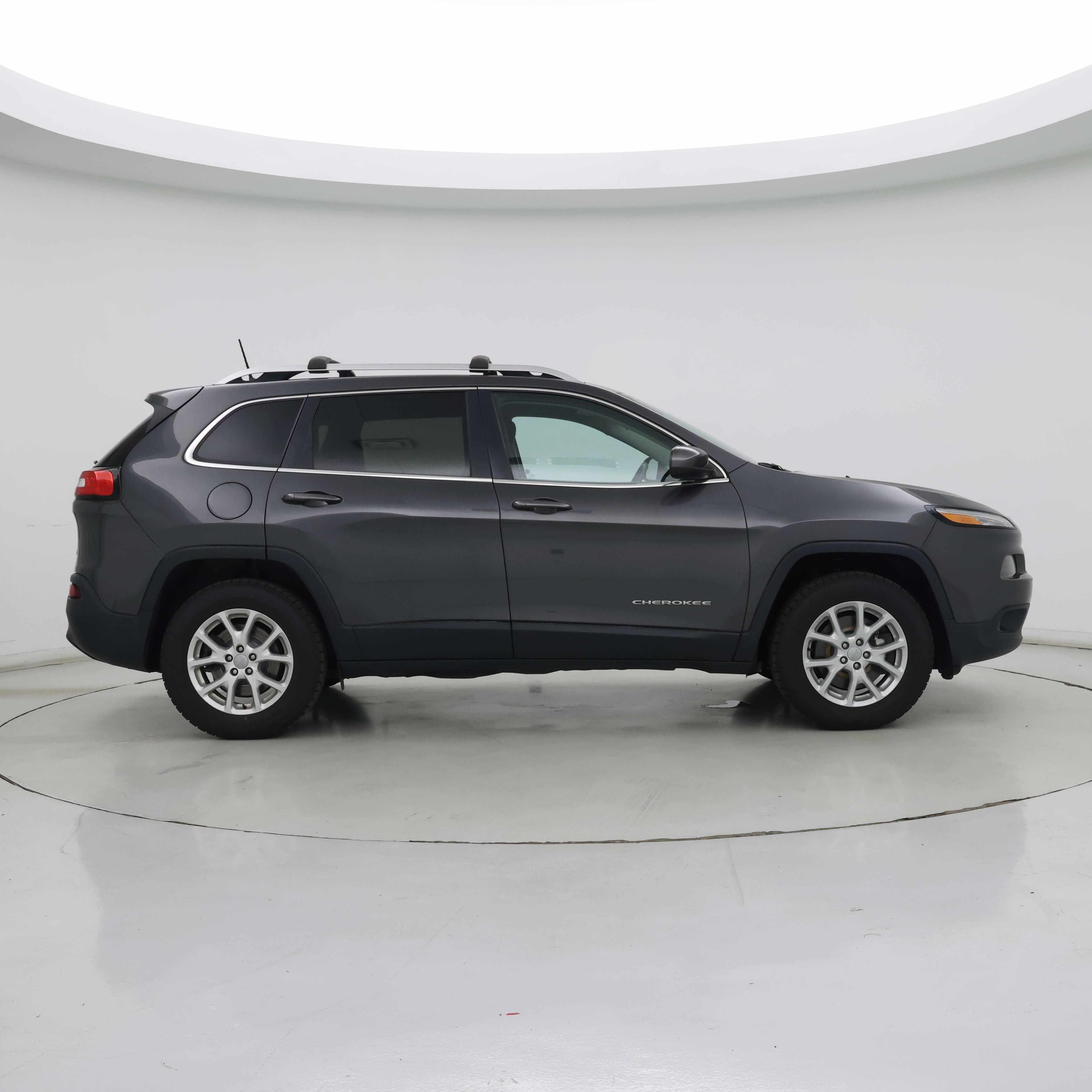 Thumbnail: 2016 Jeep Cherokee - 7