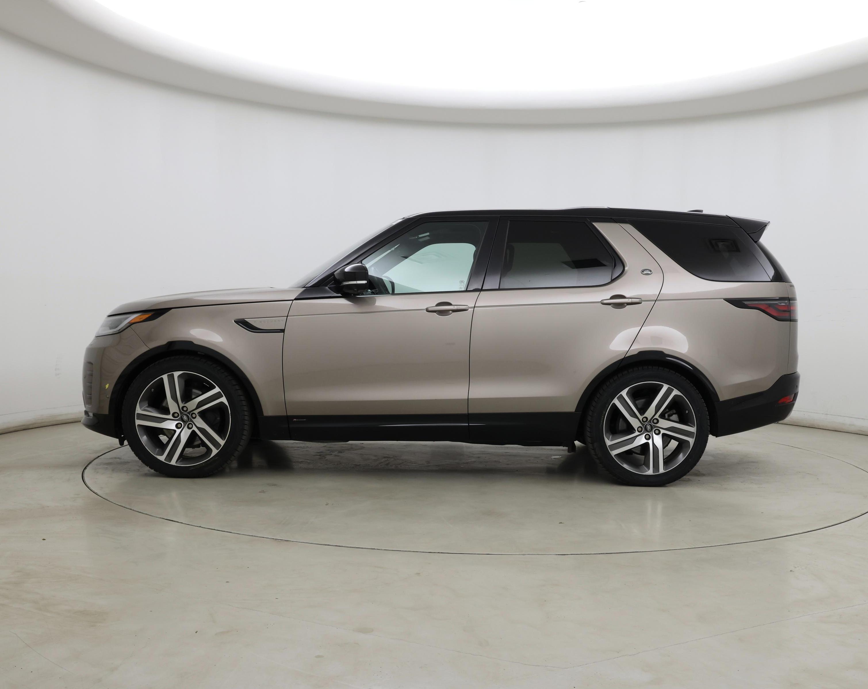 Thumbnail: 2021 Land Rover Discovery - 3