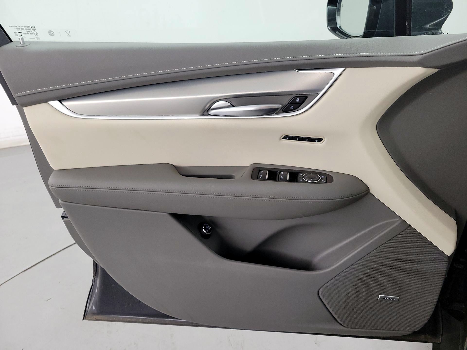 Thumbnail: 2021 Cadillac XT5 - 12