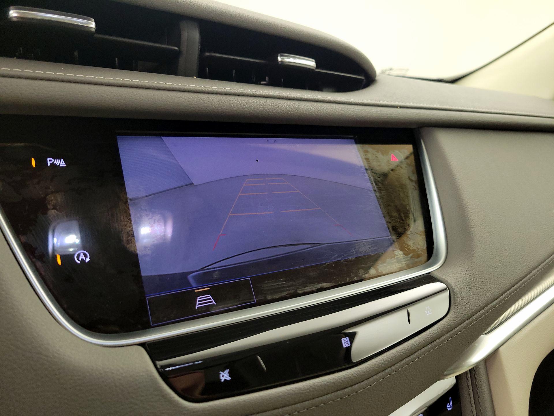 Thumbnail: 2021 Cadillac XT5 - 14