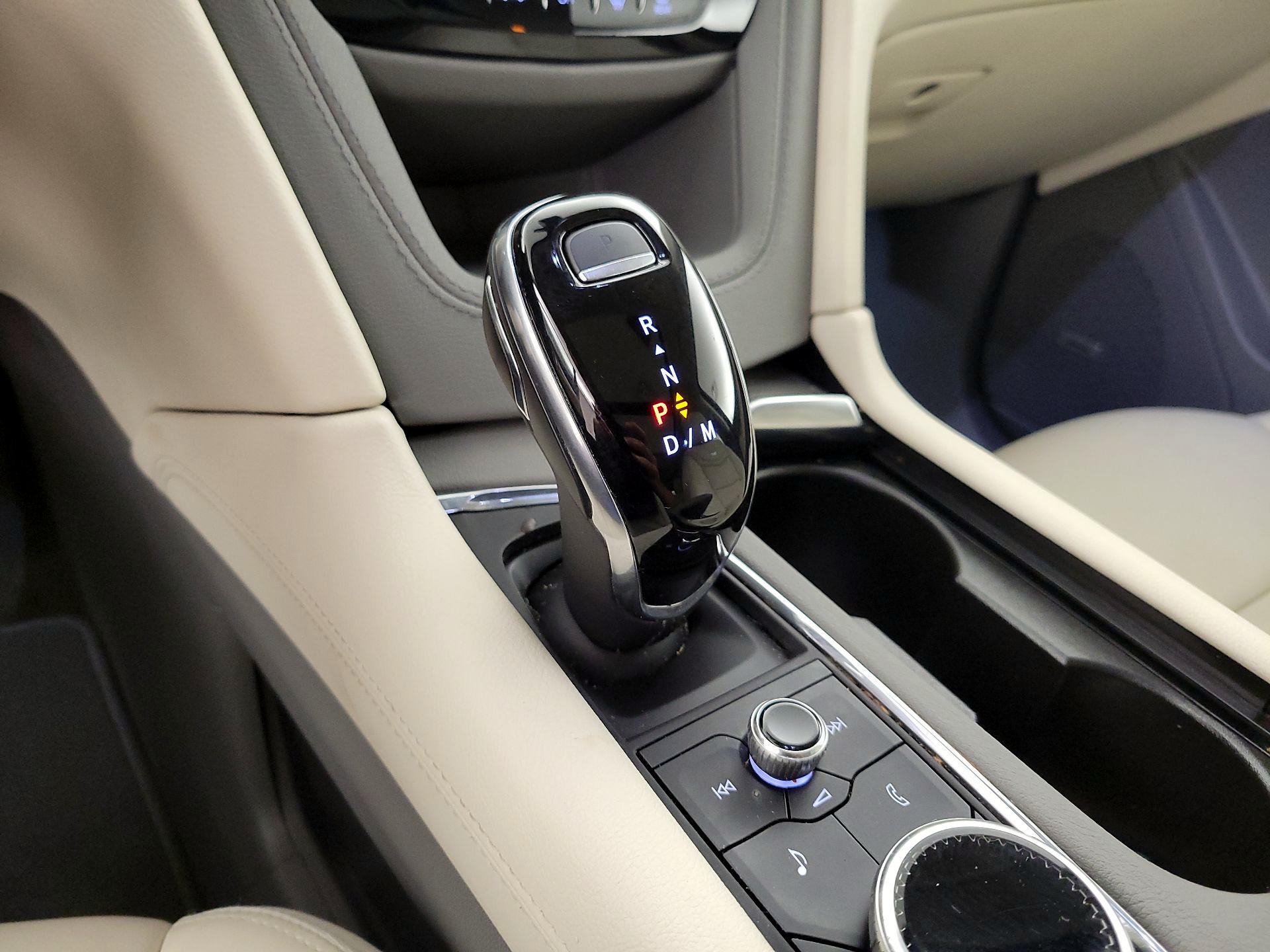 Thumbnail: 2021 Cadillac XT5 - 17