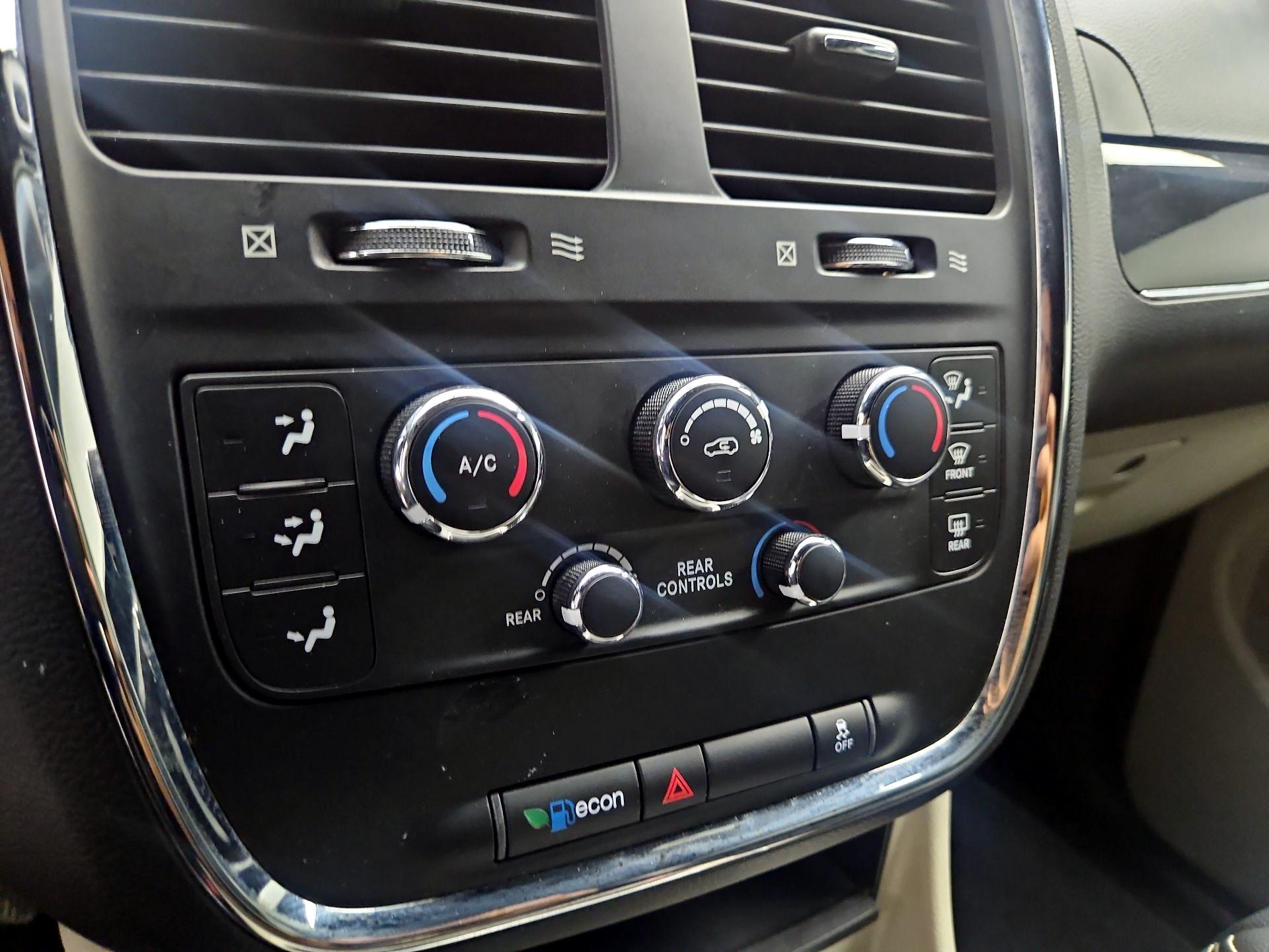 Thumbnail: 2018 Dodge Grand Caravan - 14