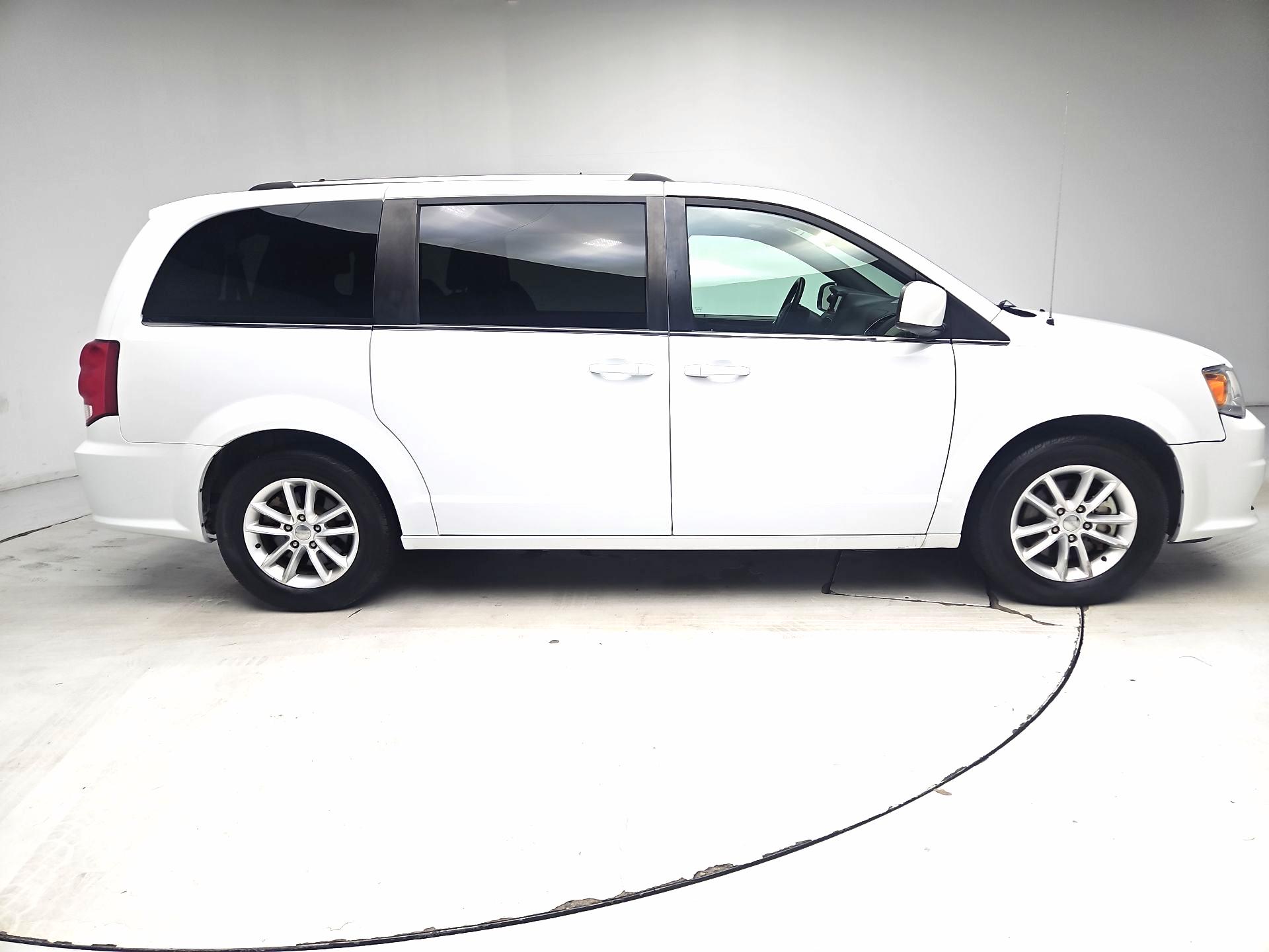 Thumbnail: 2018 Dodge Grand Caravan - 4