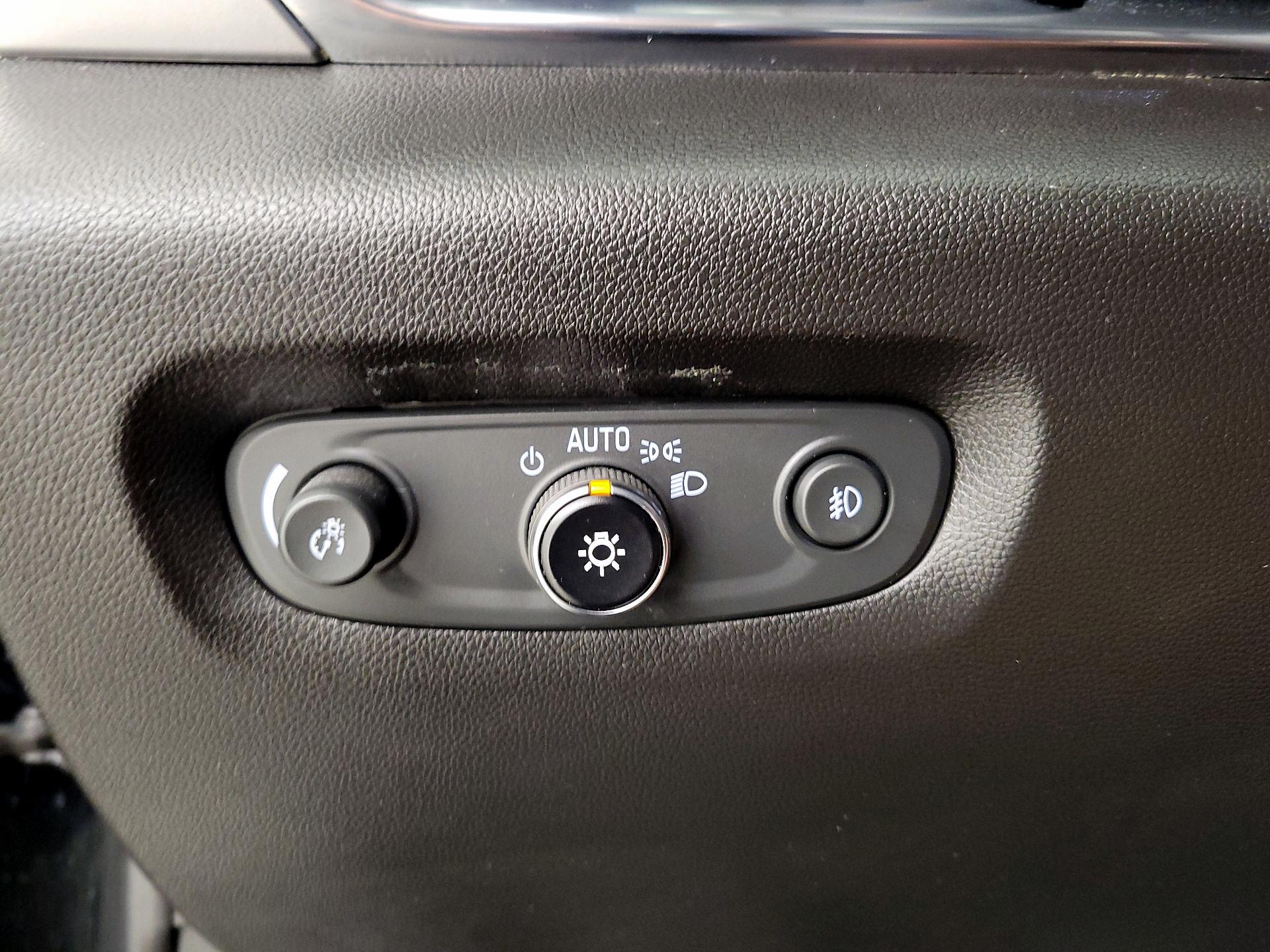 Thumbnail: 2021 Chevrolet Traverse - 13