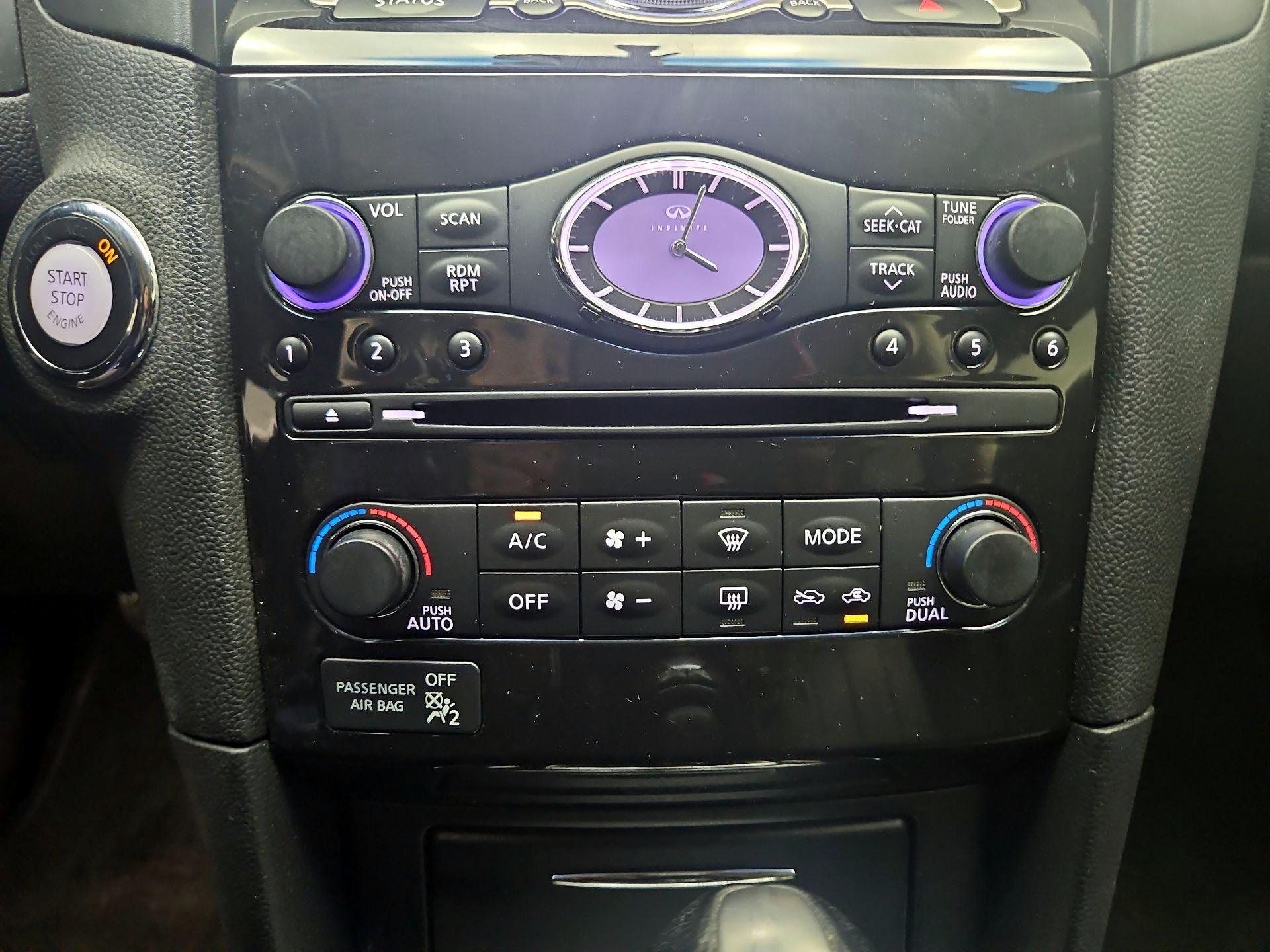 Thumbnail: 2014 INFINITI QX70 - 16