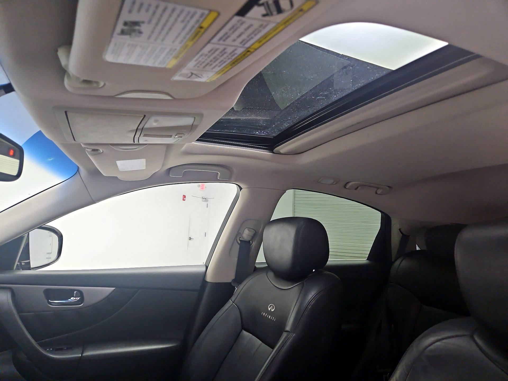 Thumbnail: 2014 INFINITI QX70 - 18
