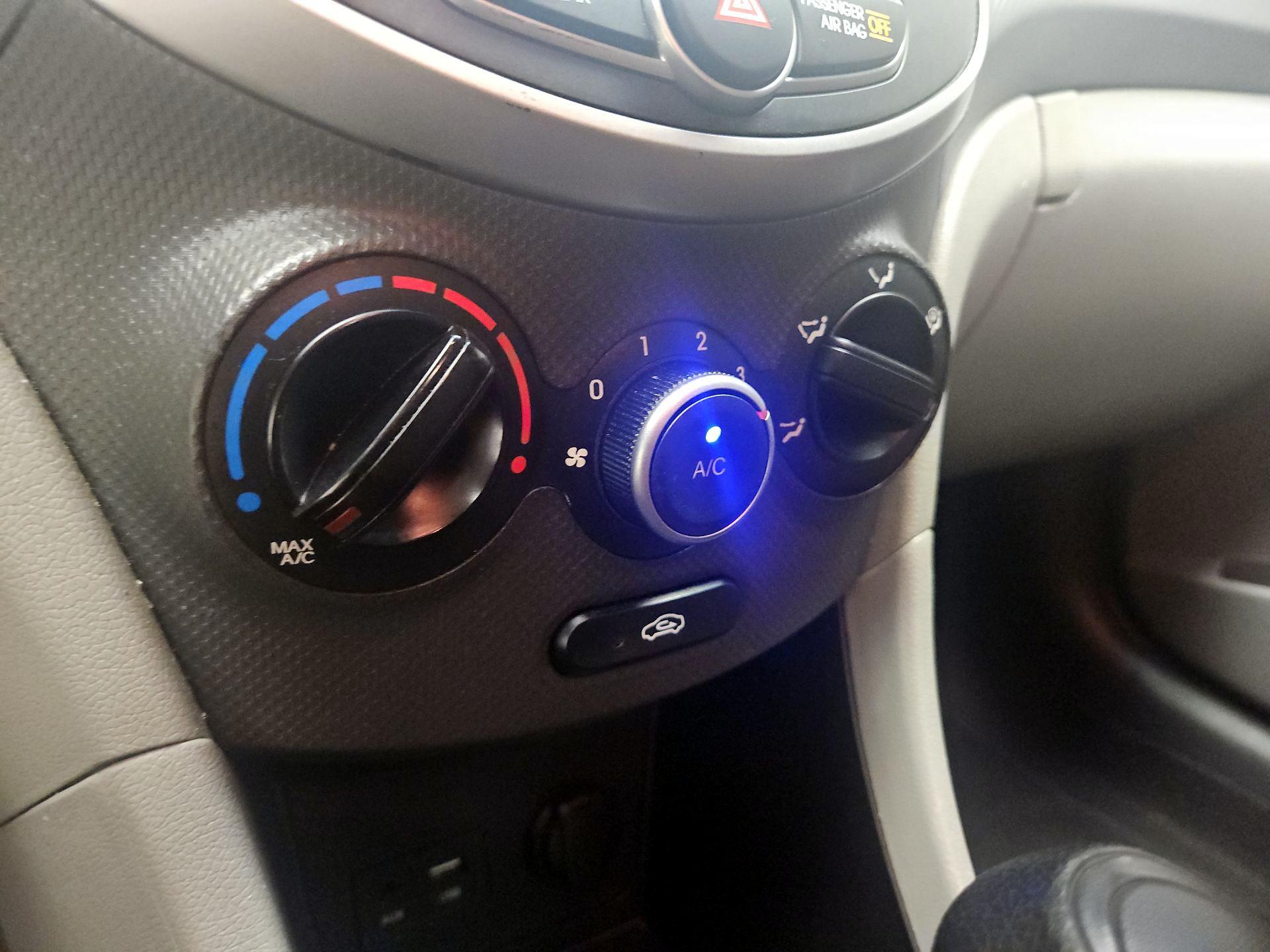 Thumbnail: 2016 Hyundai Accent - 15