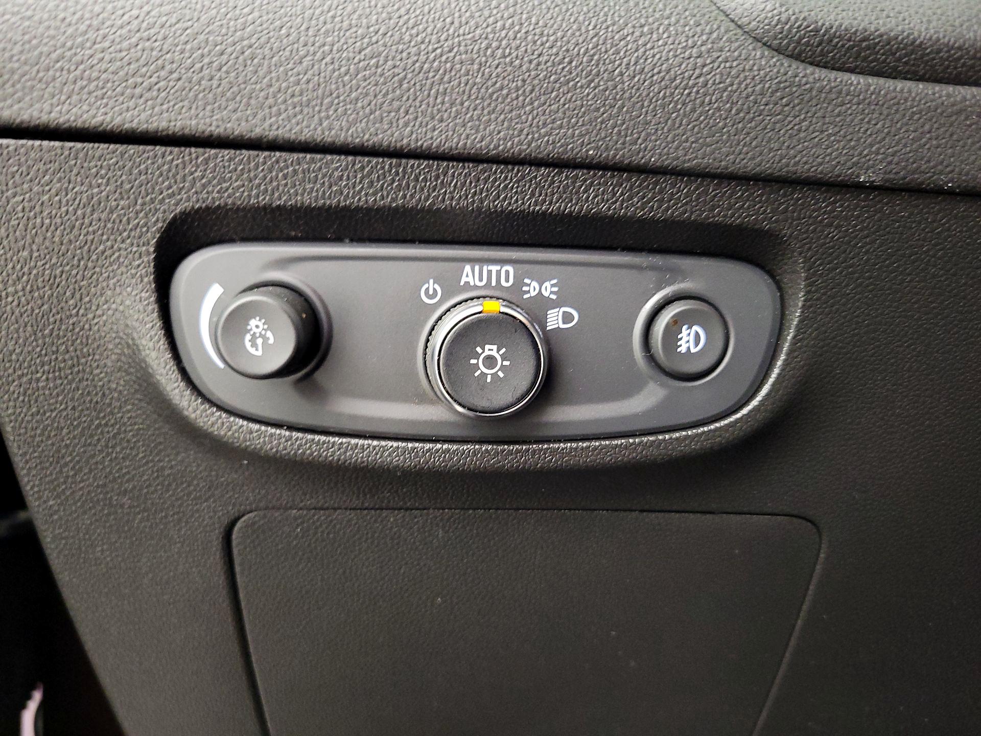 Thumbnail: 2020 Buick Encore GX - 13
