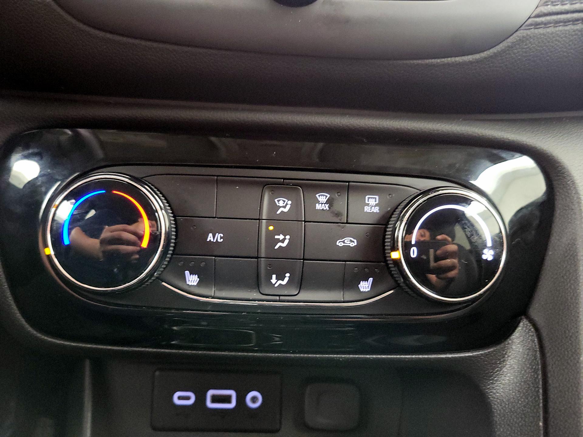 Thumbnail: 2020 Buick Encore GX - 16