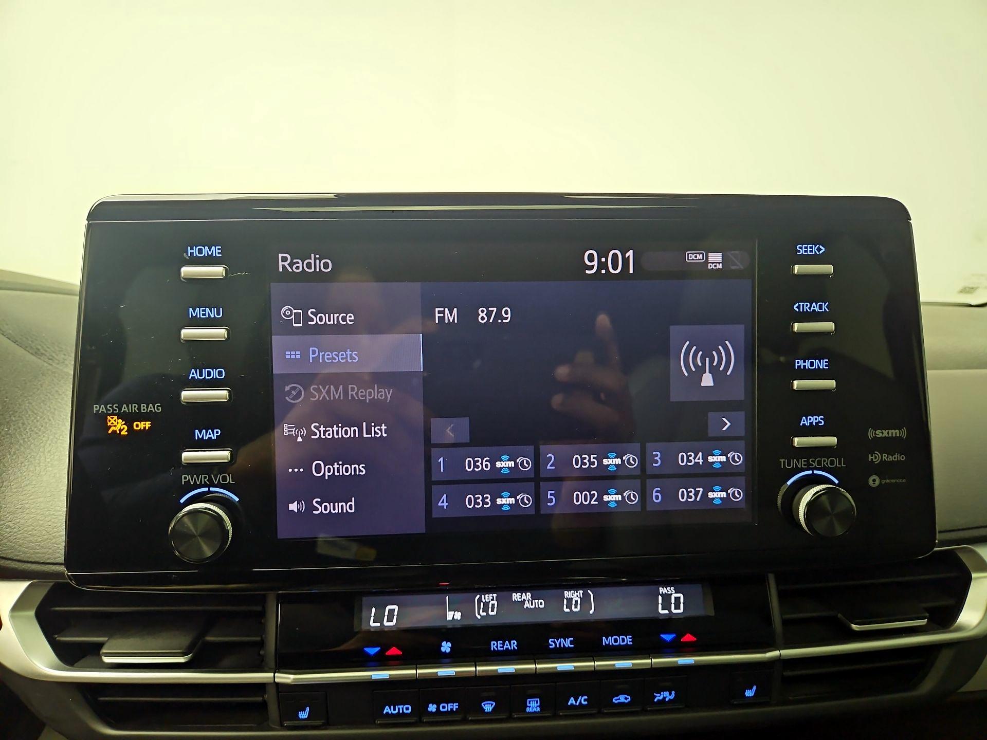 Thumbnail: 2021 Toyota Sienna - 15