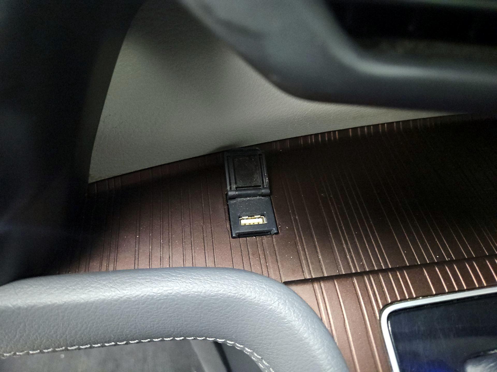 Thumbnail: 2021 Toyota Sienna - 18