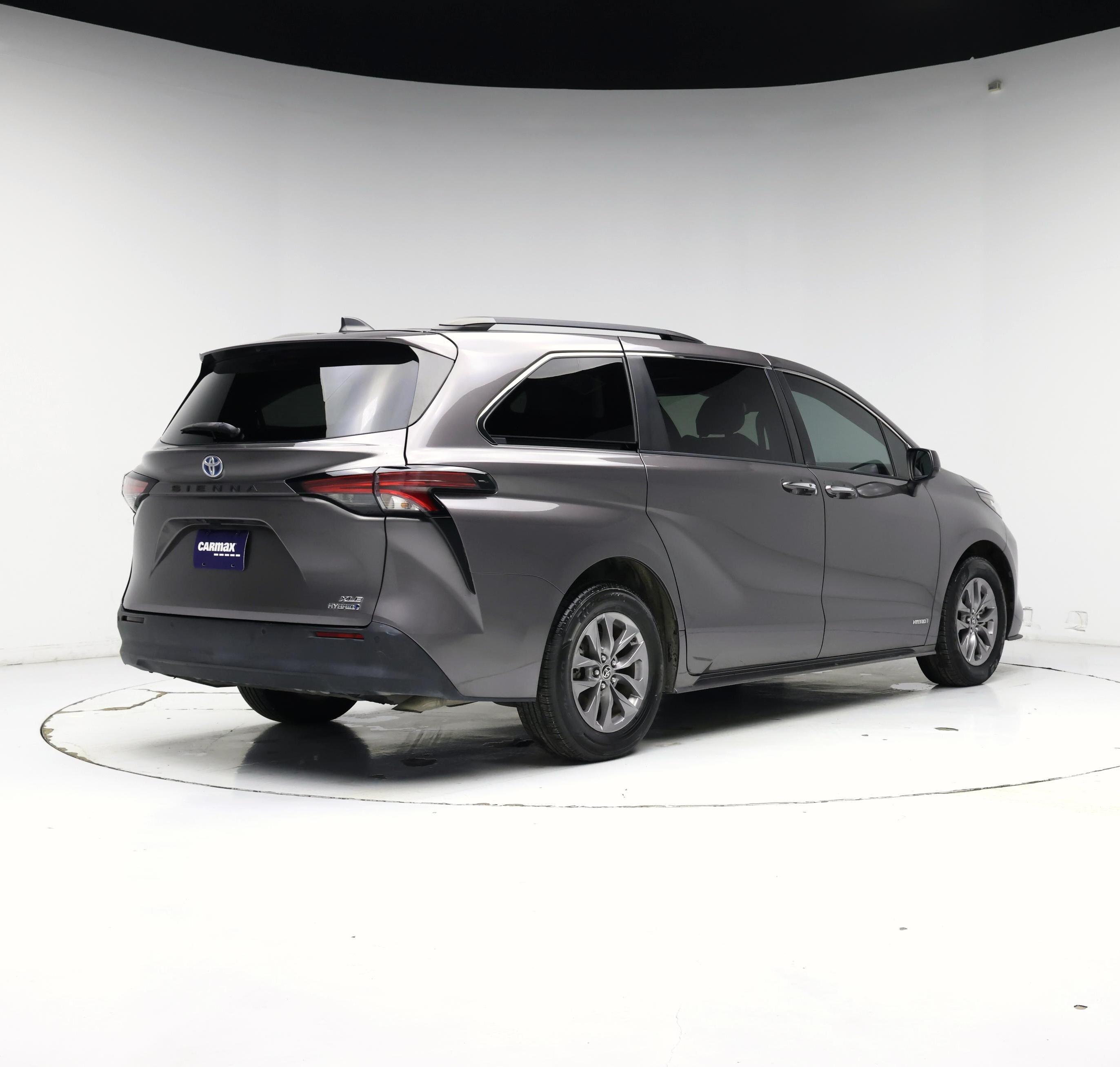 Thumbnail: 2021 Toyota Sienna - 8