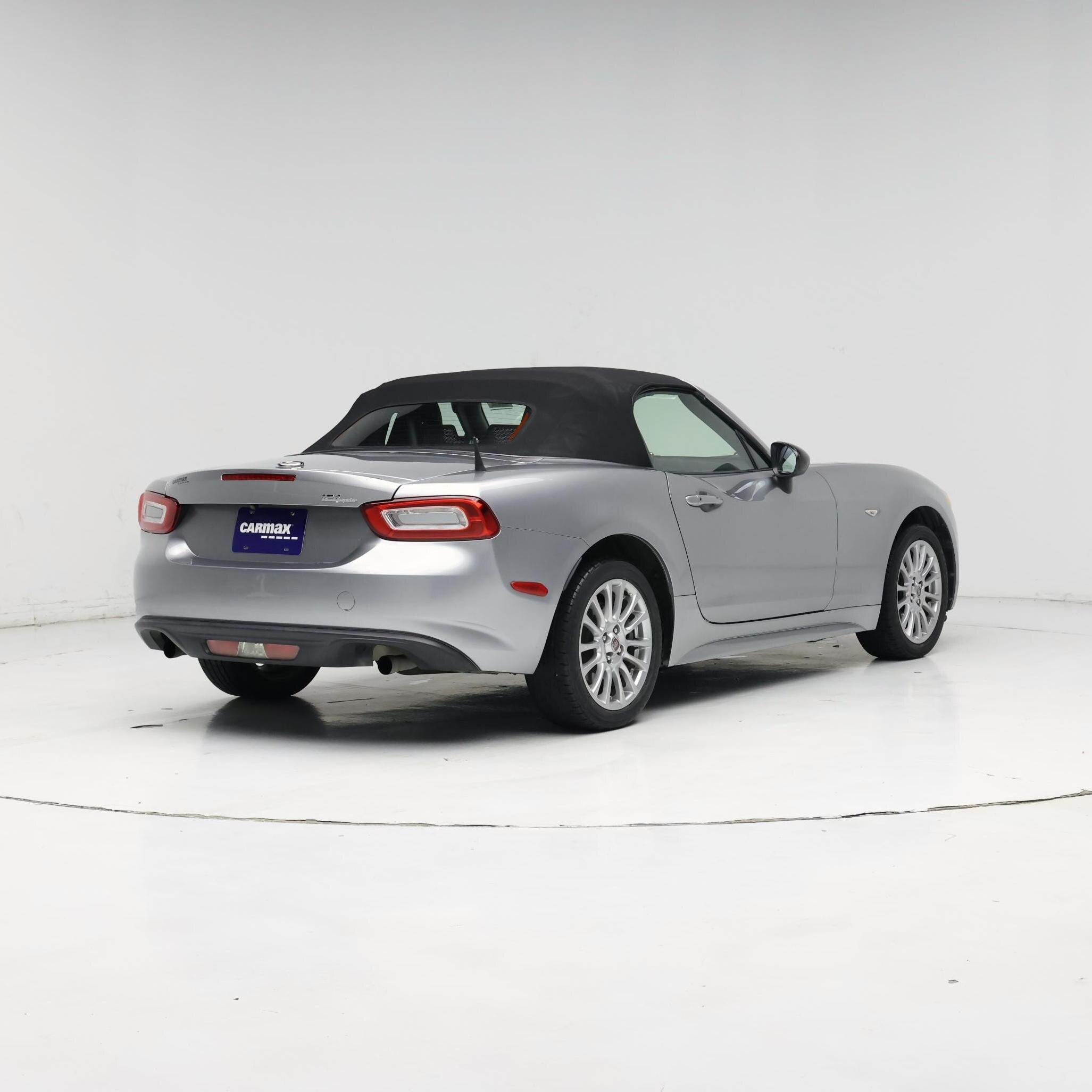 Thumbnail: 2017 Fiat 124 Spider - 8