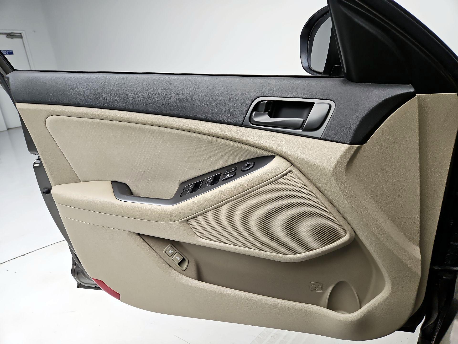 Thumbnail: 2015 Kia Optima - 12