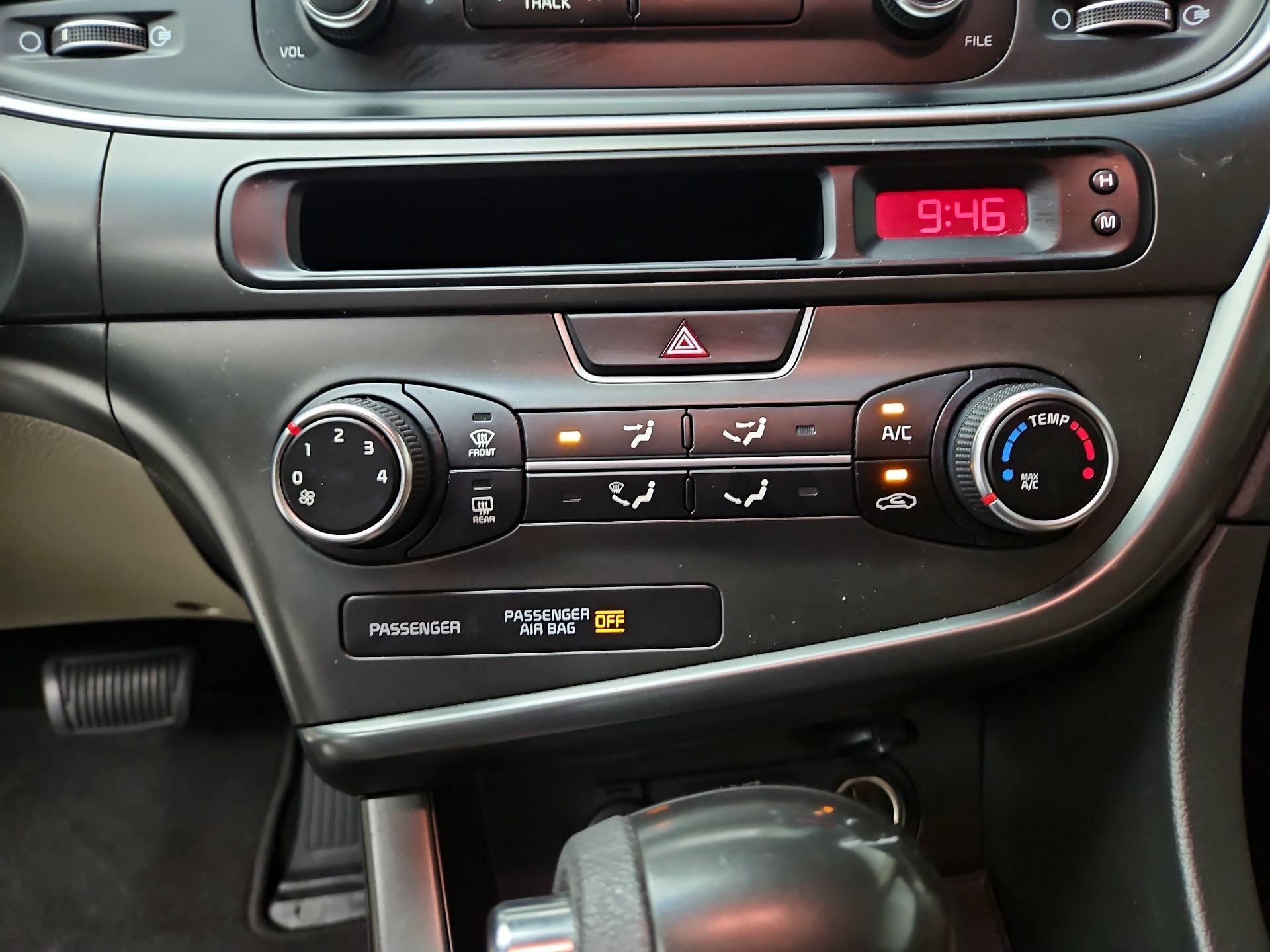 Thumbnail: 2015 Kia Optima - 16