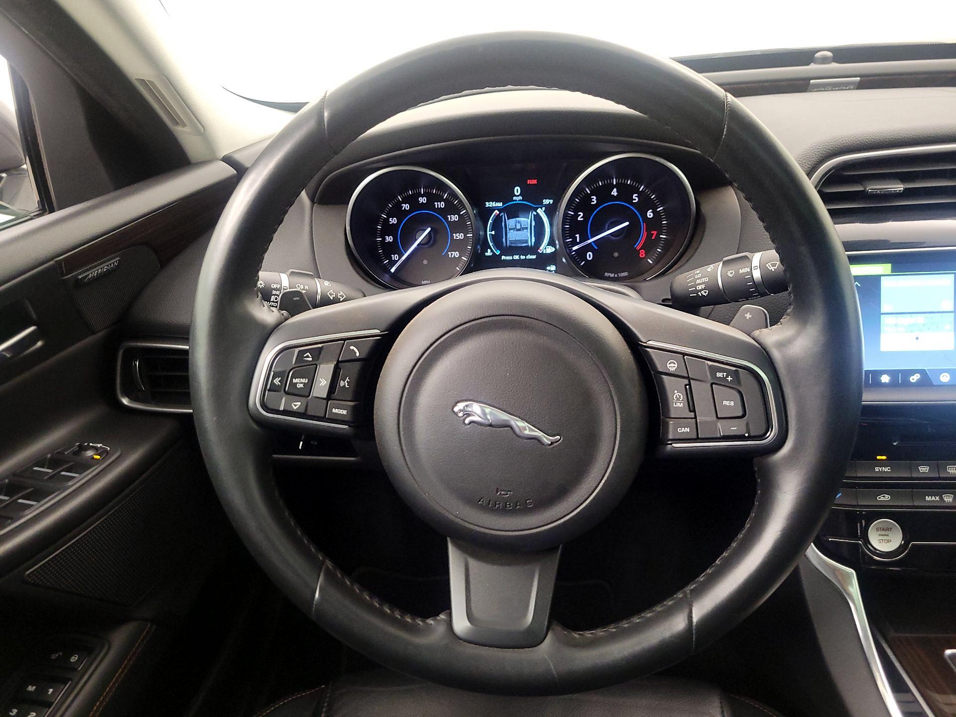Thumbnail: 2017 Jaguar XE - 10