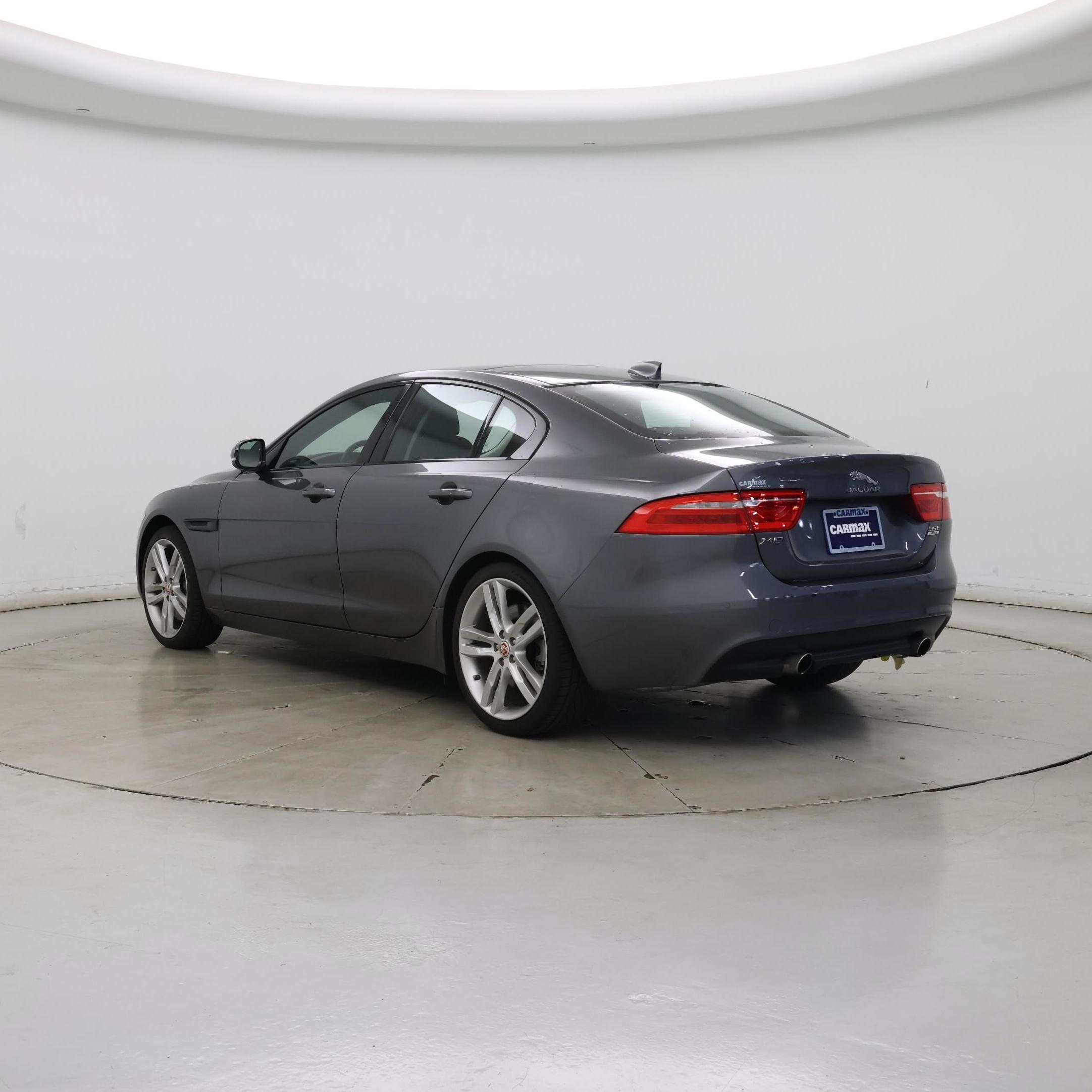 Thumbnail: 2017 Jaguar XE - 2