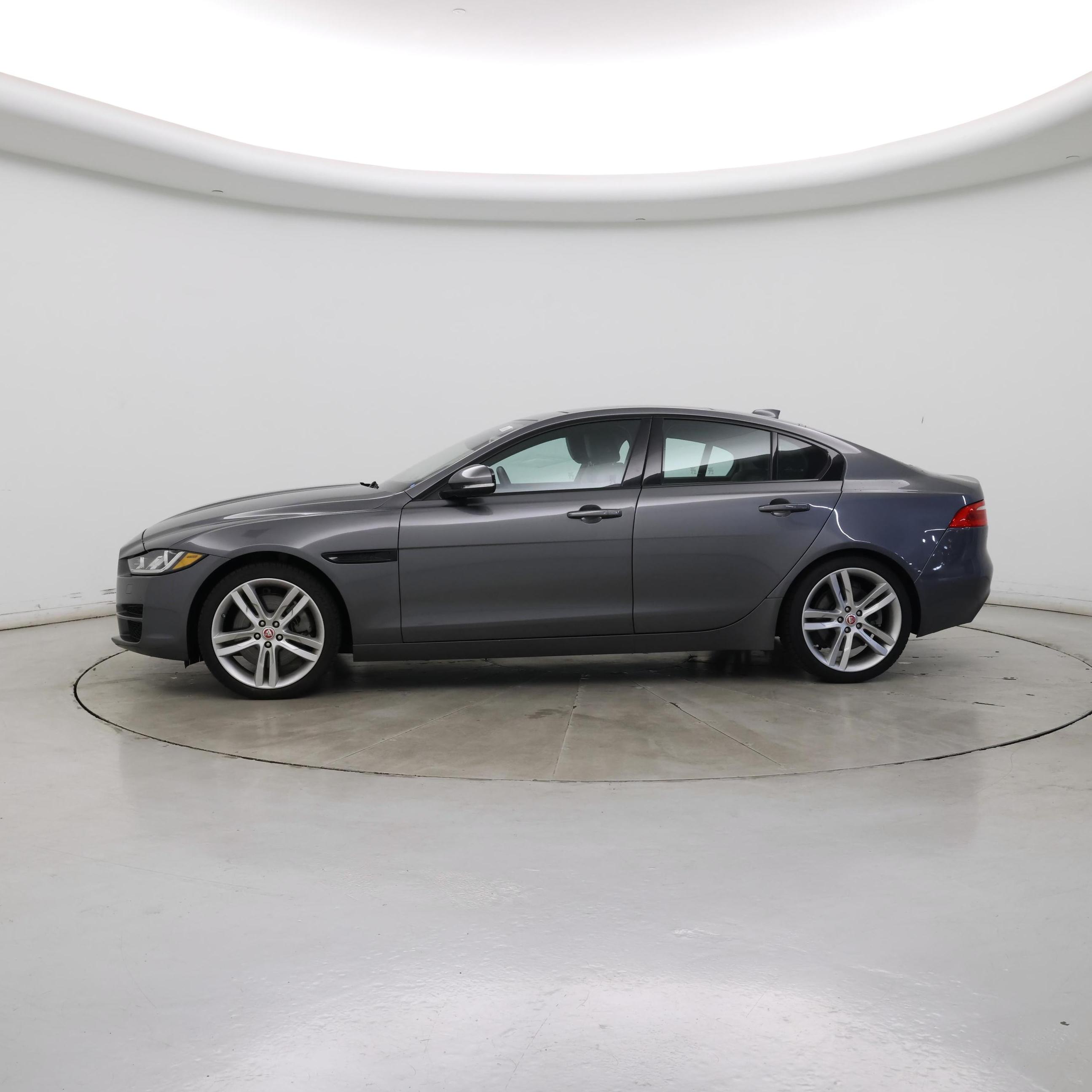 Thumbnail: 2017 Jaguar XE - 3