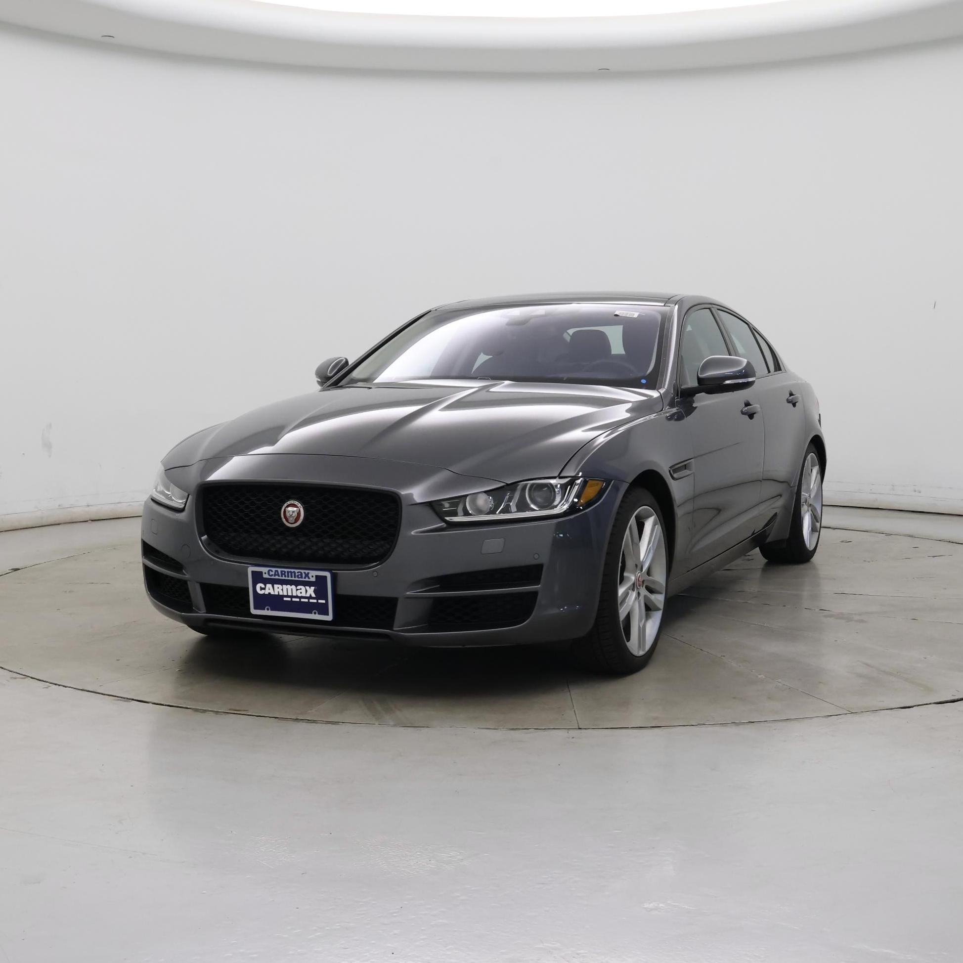 Thumbnail: 2017 Jaguar XE - 4