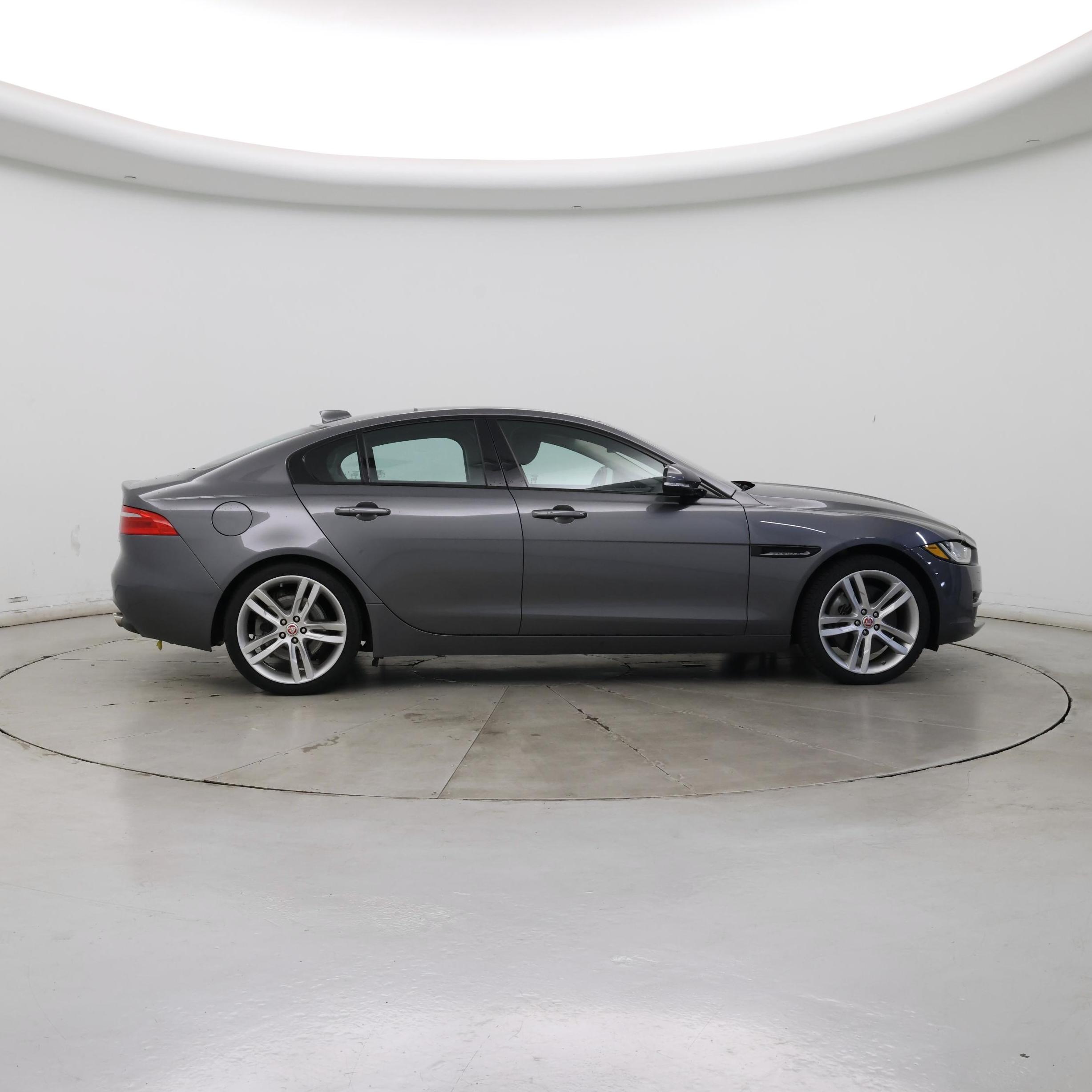 Thumbnail: 2017 Jaguar XE - 7