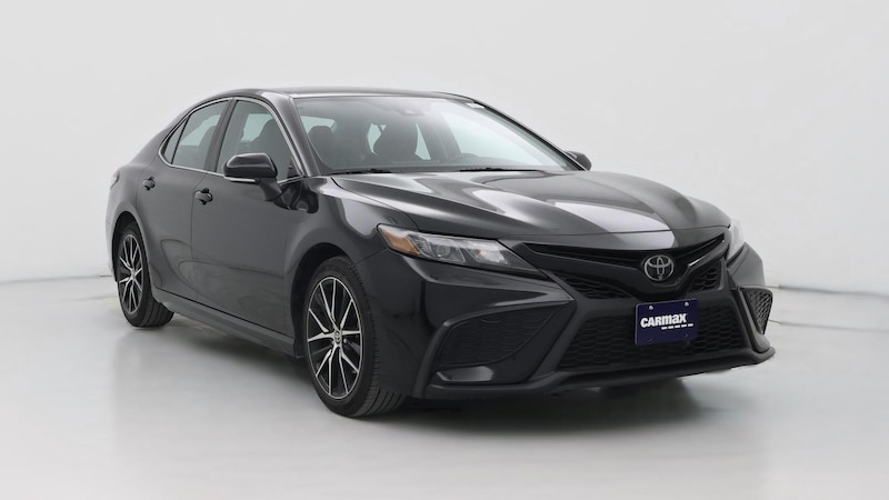 2022 Toyota Camry SE Hero Image