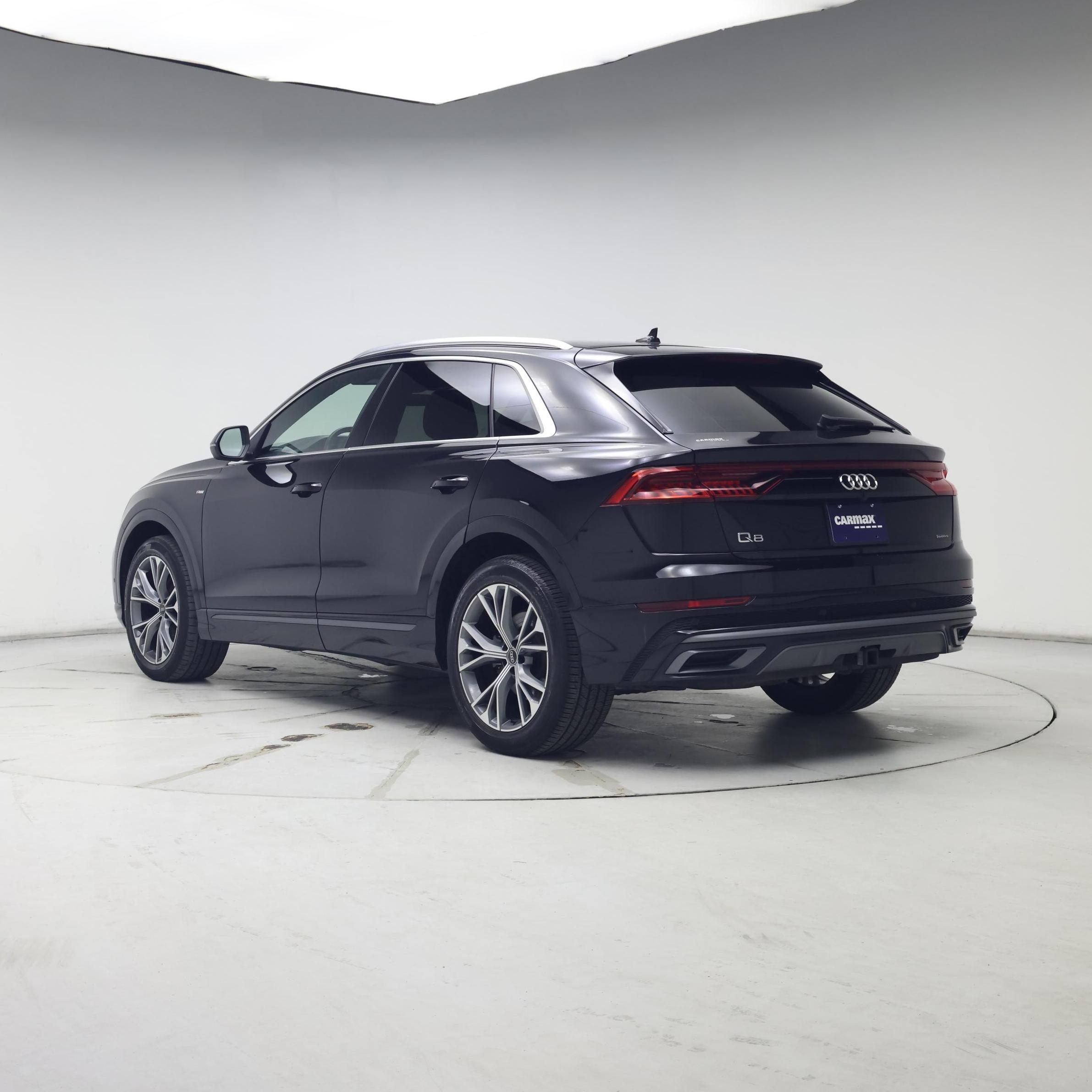 Thumbnail: 2021 Audi Q8 - 2