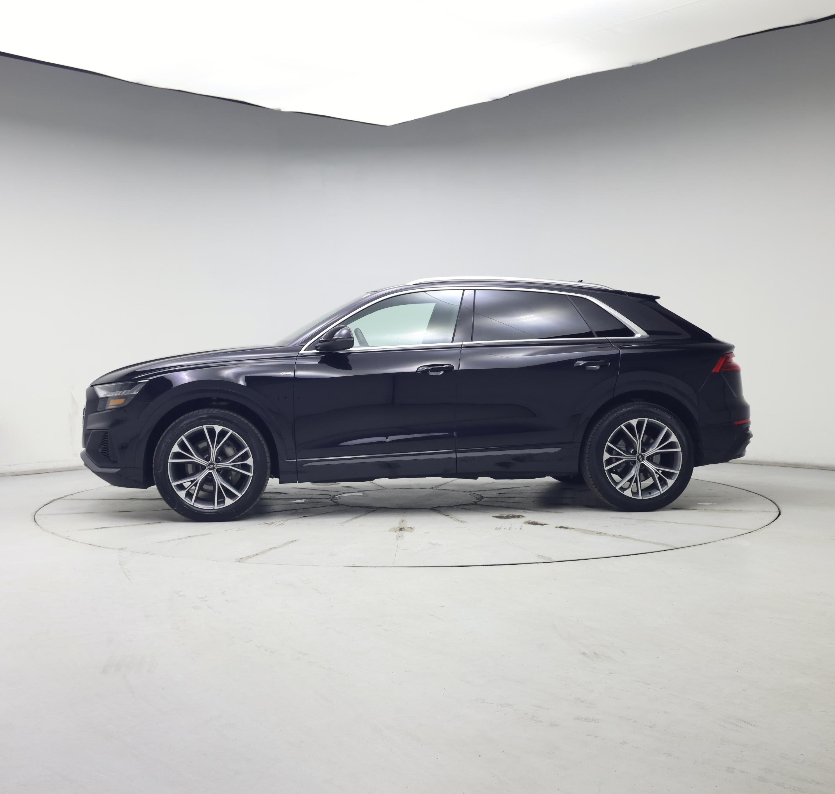 Thumbnail: 2021 Audi Q8 - 3