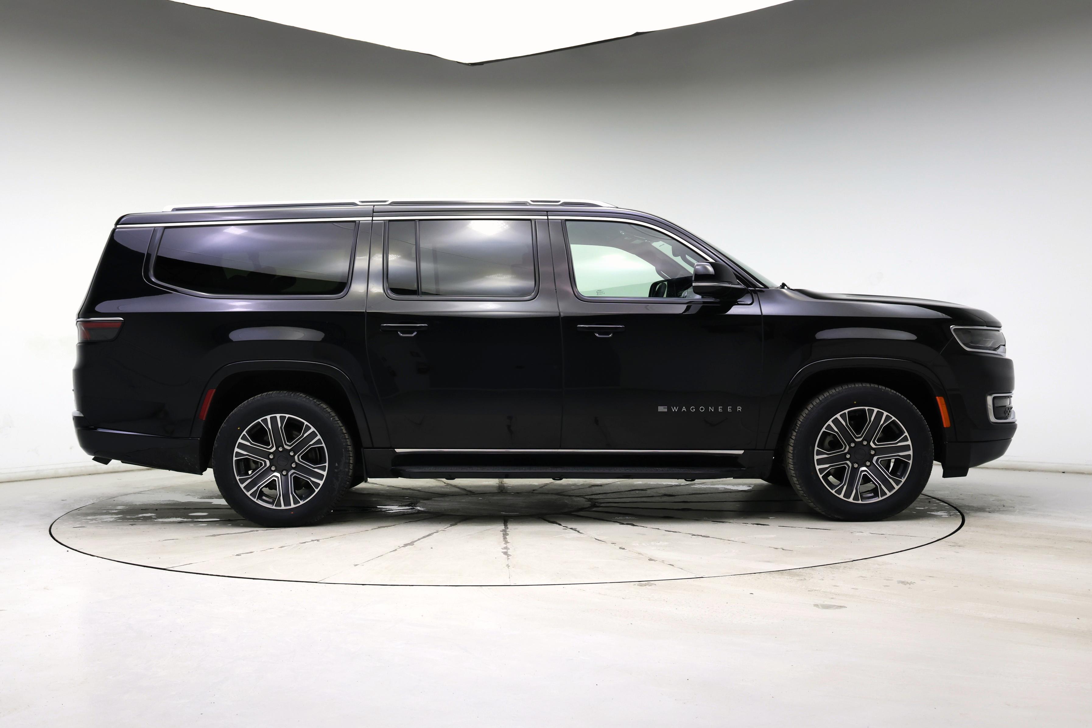 Thumbnail: 2023 Jeep Wagoneer - 7