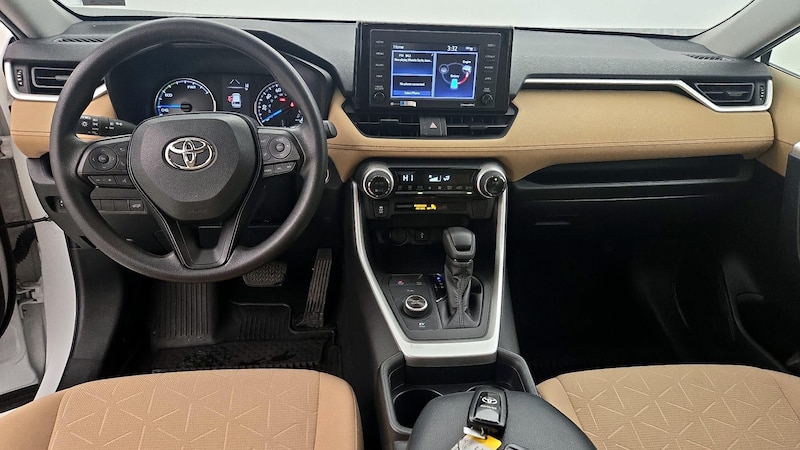 2020 Toyota RAV4 XLE 9