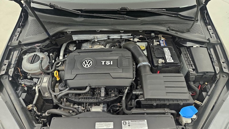 2017 Volkswagen Golf GTI S 22