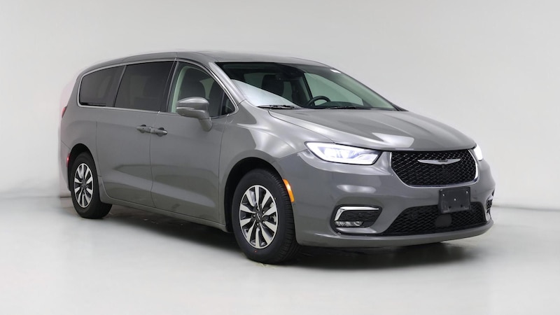 2022 Chrysler Pacifica Hybrid Touring L Hero Image