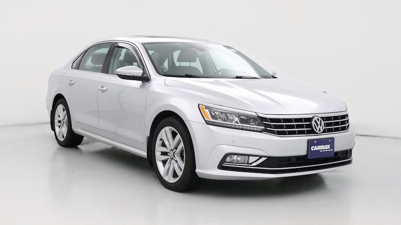 2017 Volkswagen Passat SEL Hero Image