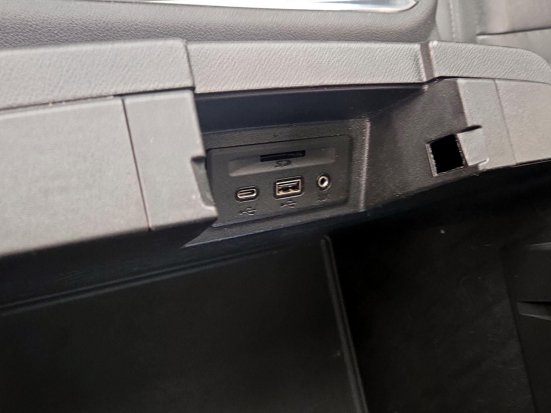 Thumbnail: 2021 Chevrolet Silverado 1500 - 18